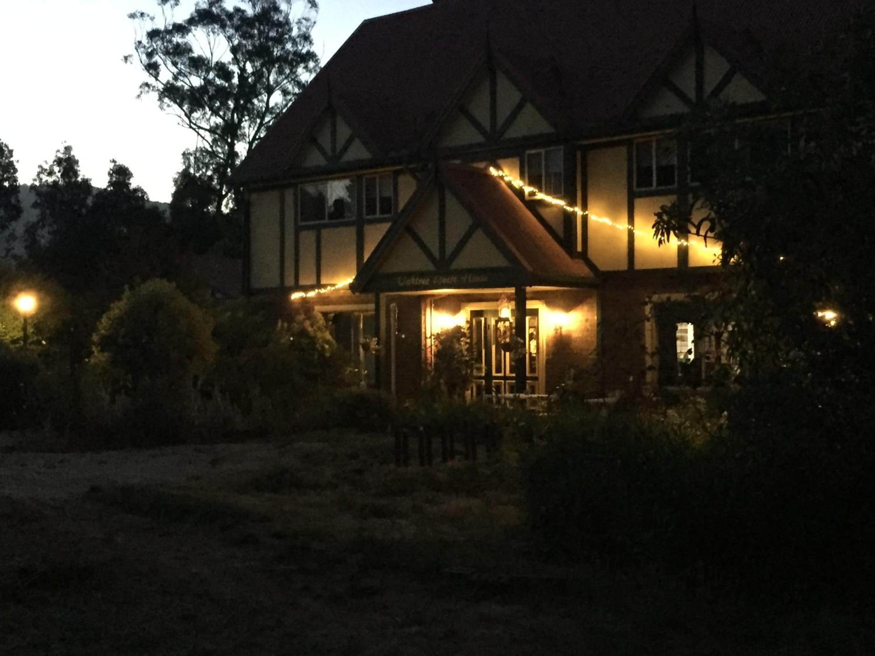 Oaktree Guest House