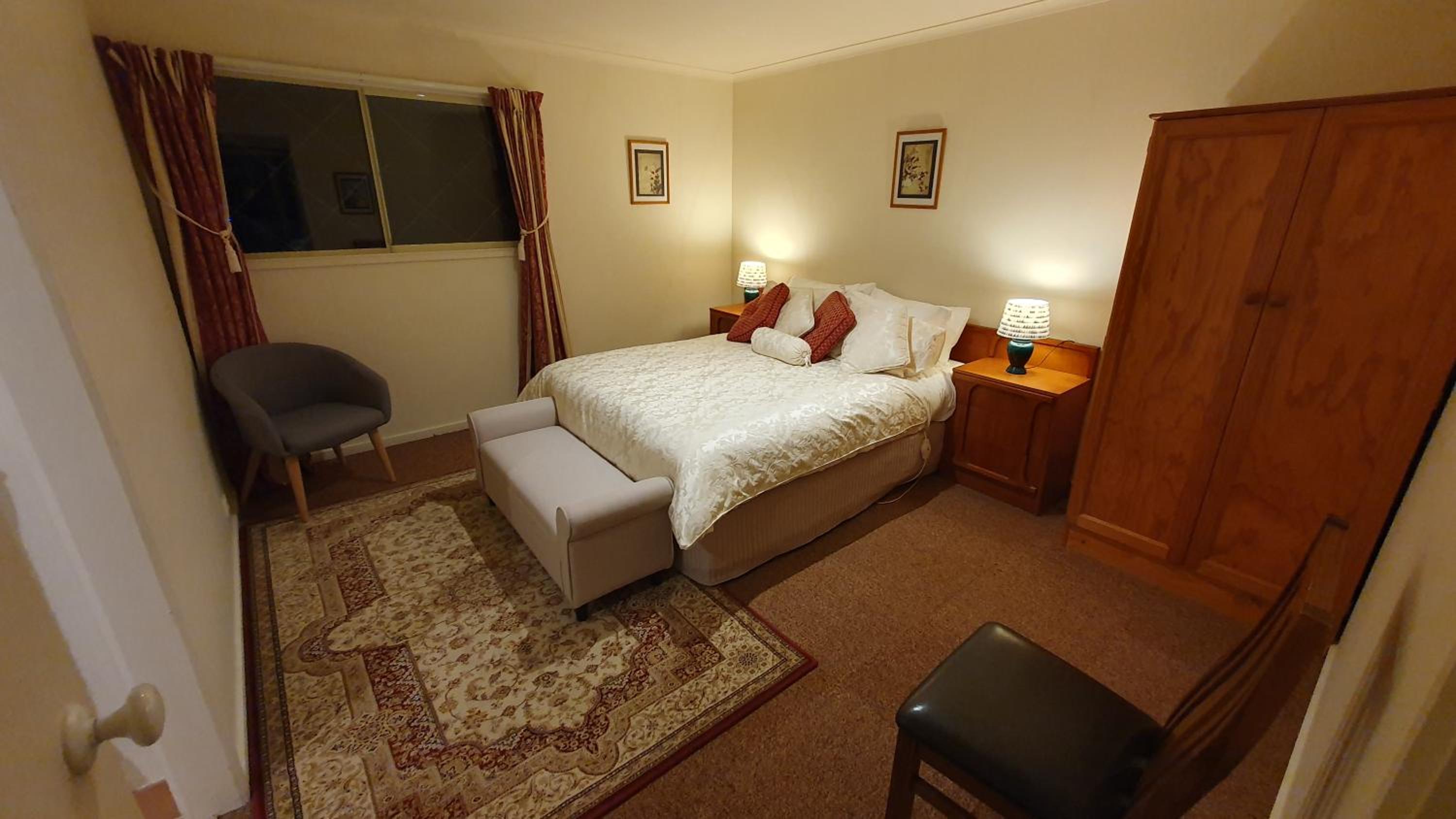 Oaktree Guest House