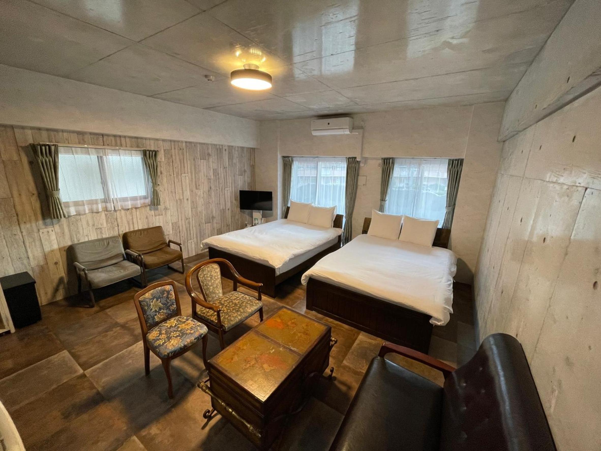 WOLF PACK apartment 21