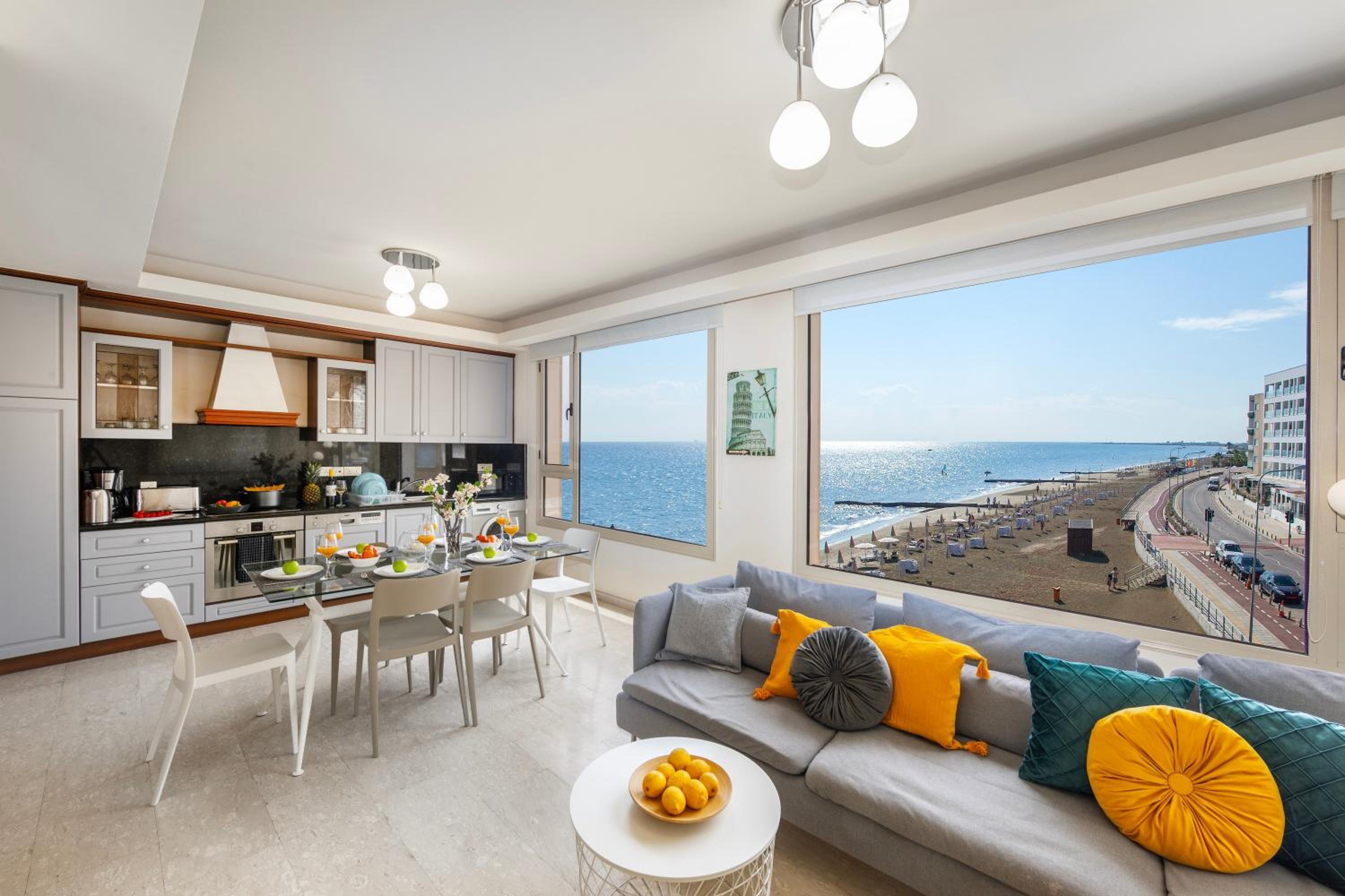 Mackenzie Beachfront Eftyhia Suite