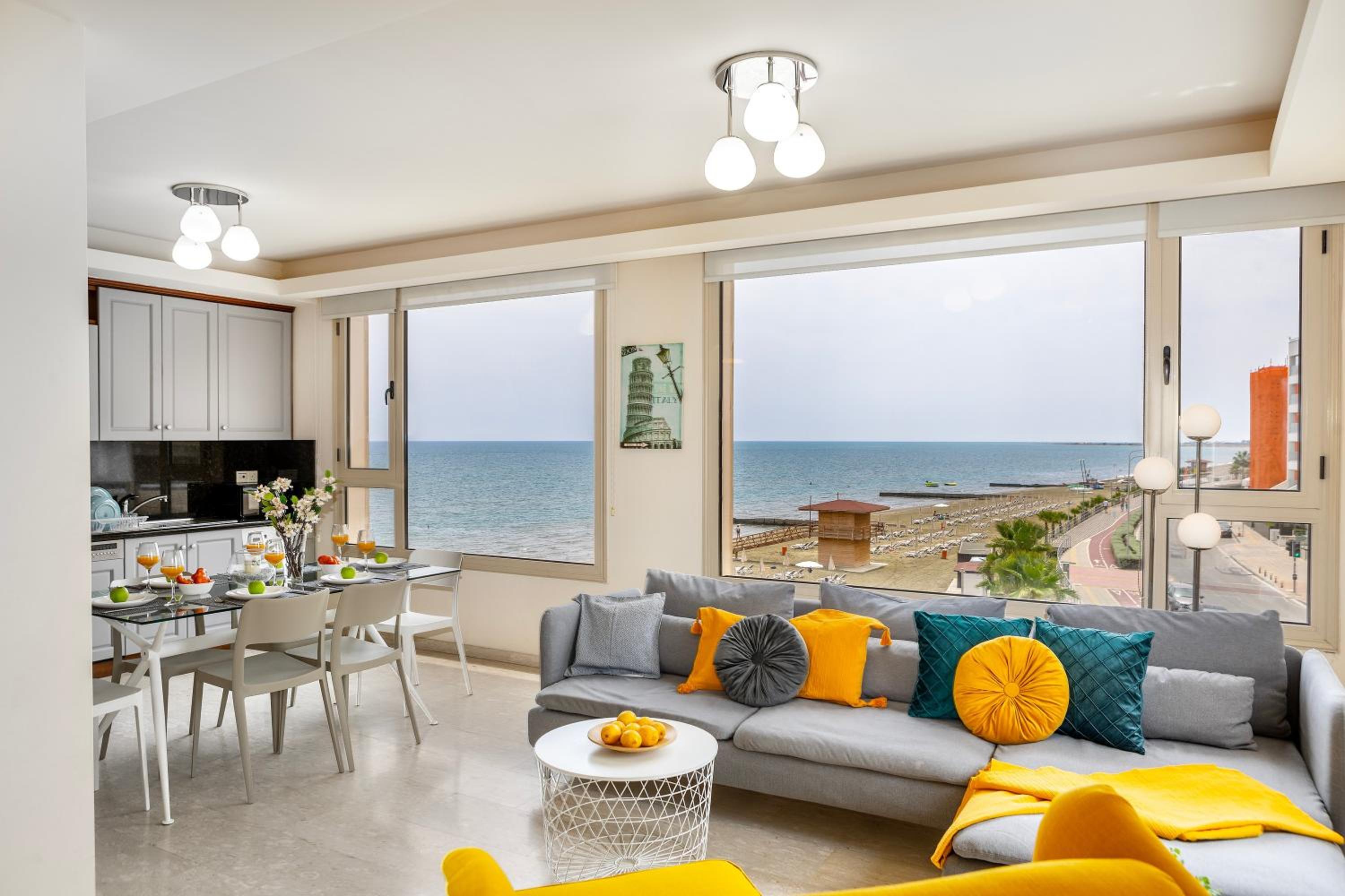 Mackenzie Beachfront Eftyhia Suite