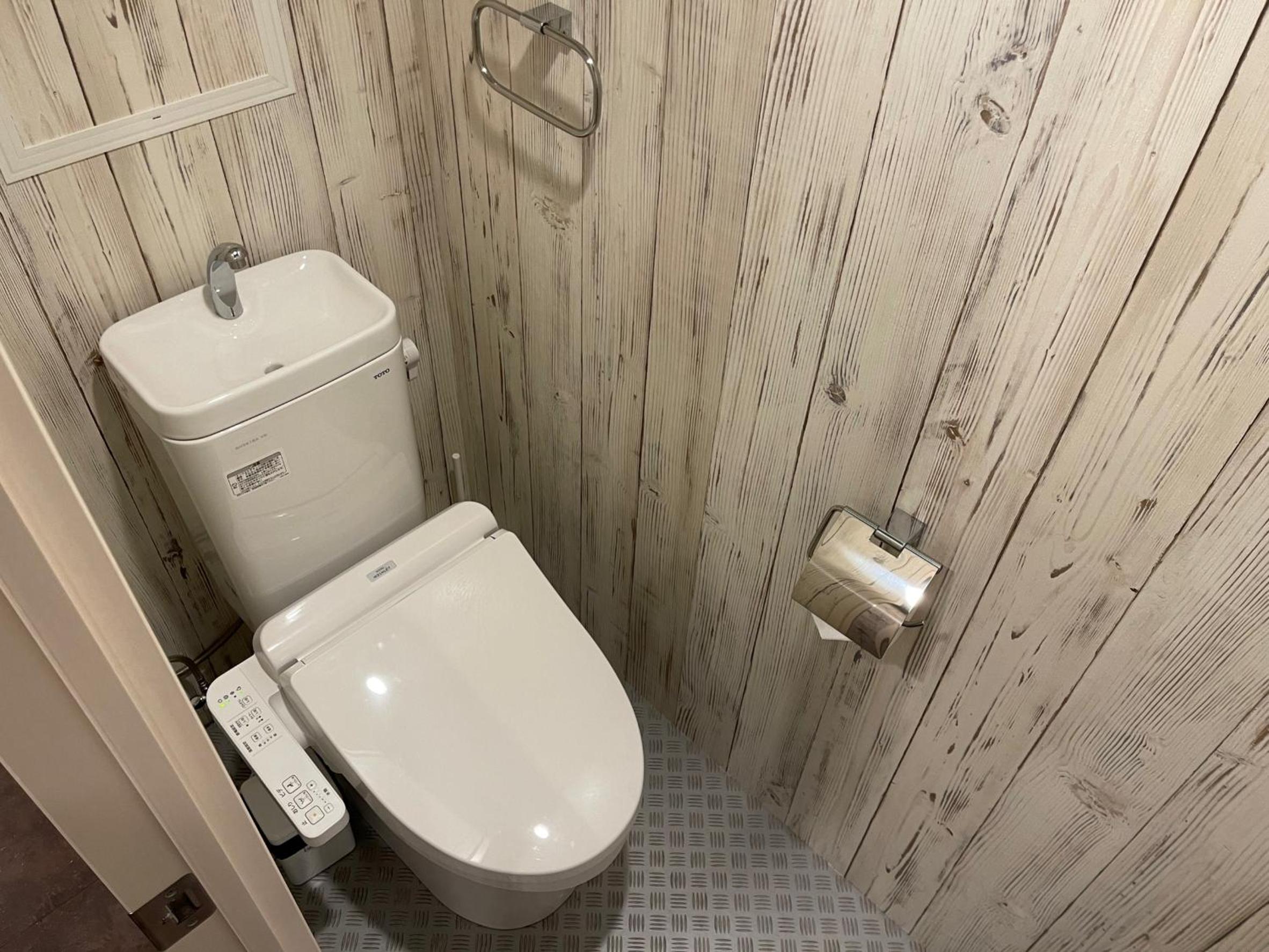 WOLF PACK apartment 21