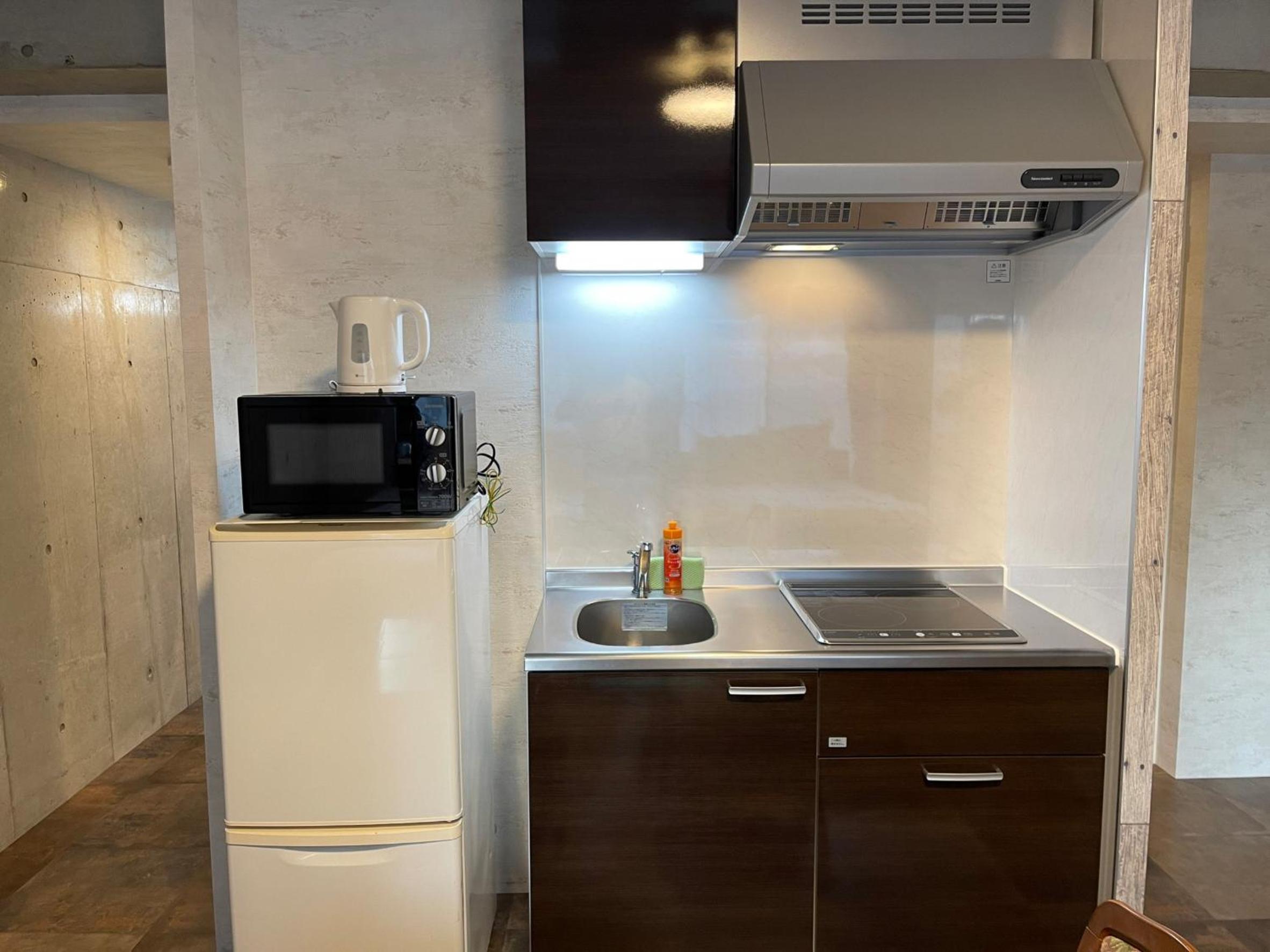 WOLF PACK apartment 21
