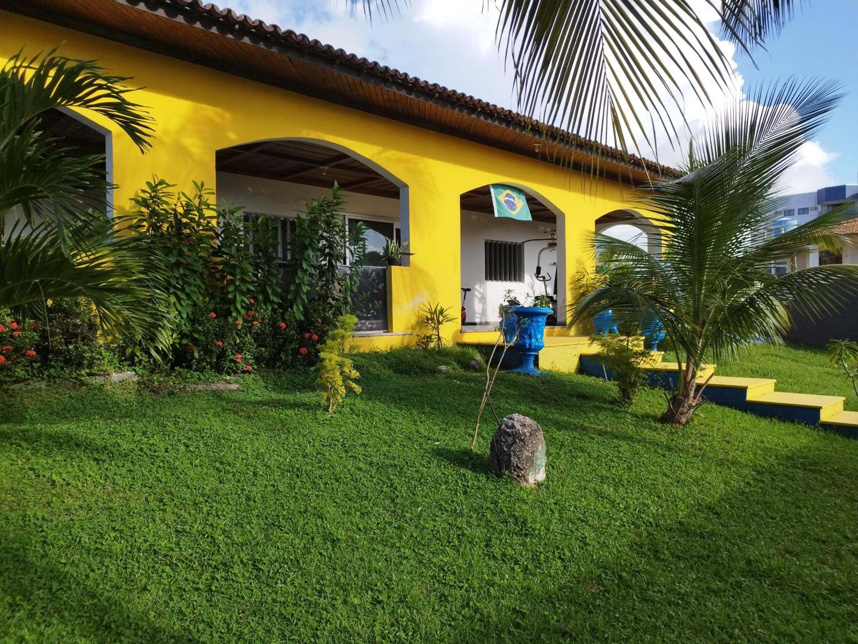Casa com Piscina Grande em Salinas