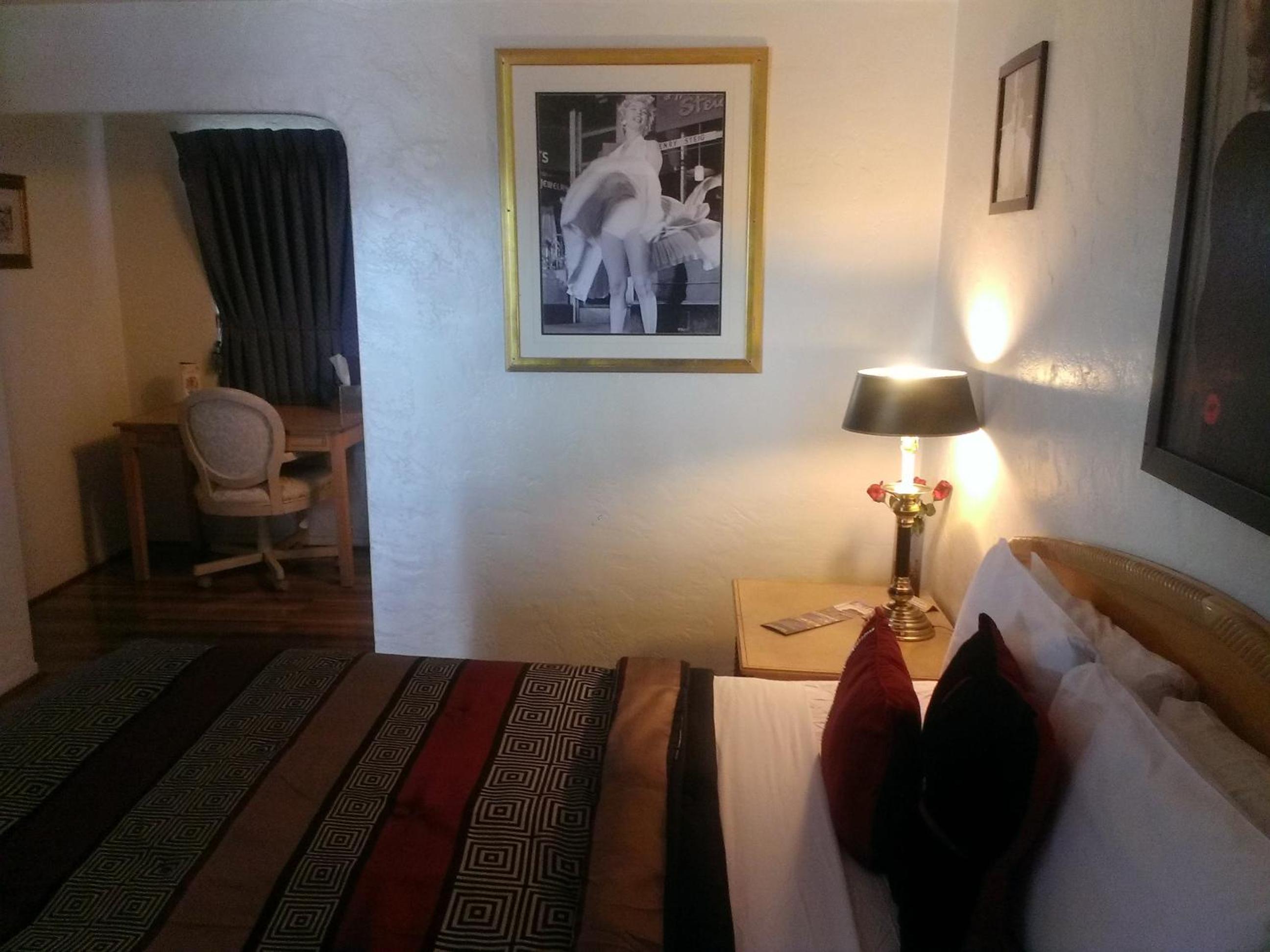 El Trovatore Motel