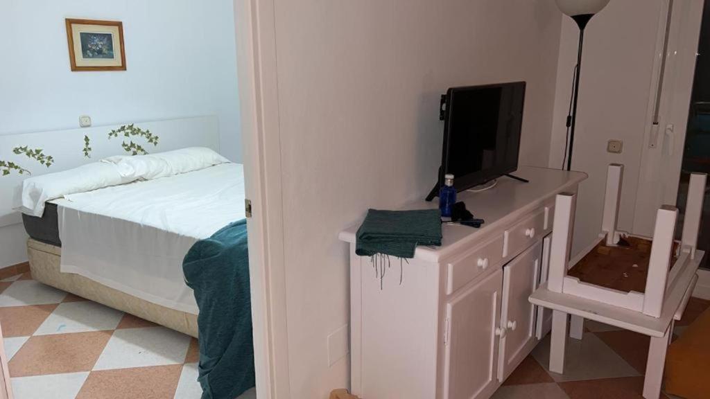 Apartamento con terraza y piscina - Todoholiday