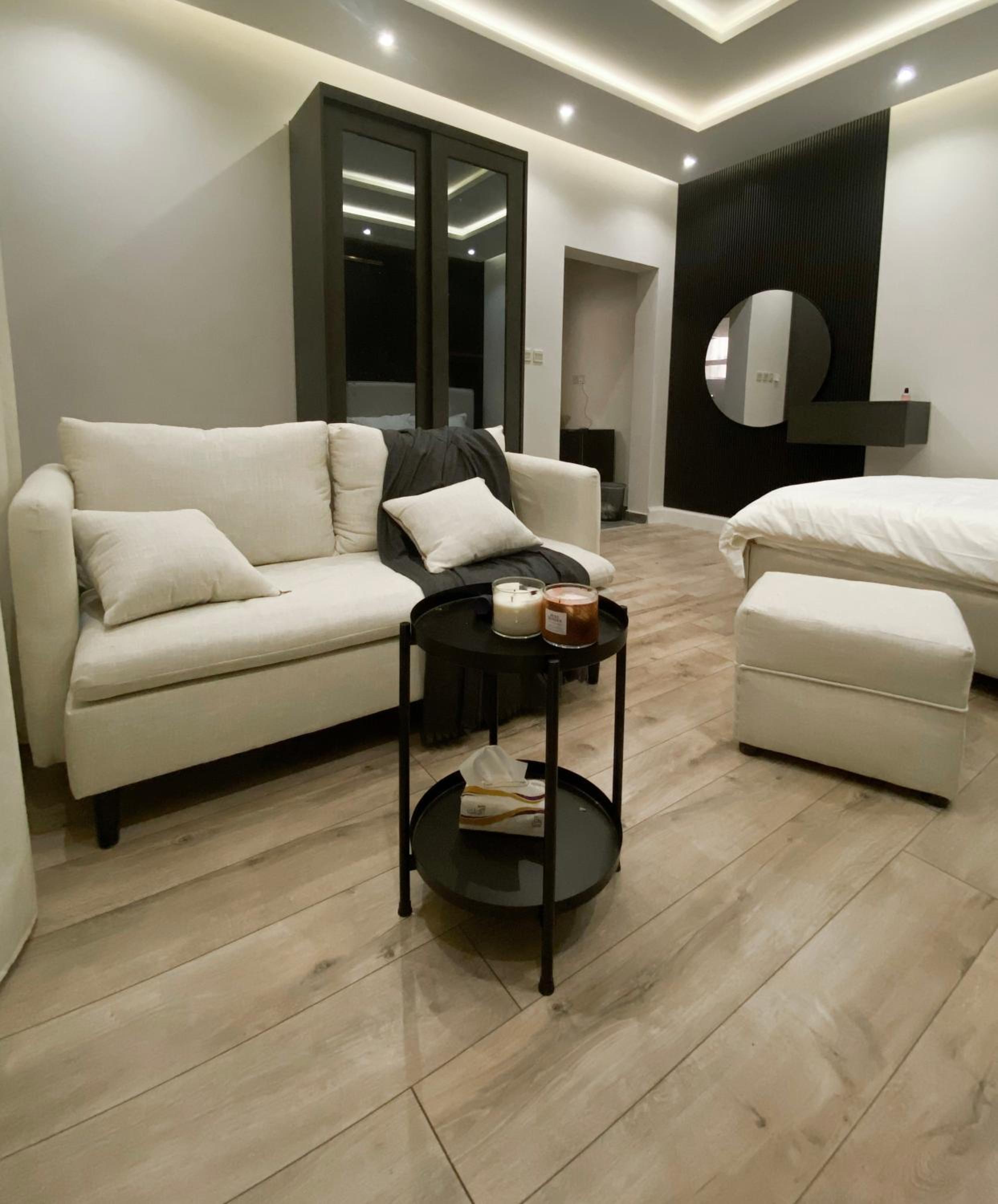 Al Aqiq Elegant and luxurious Studio, Private and Self Entry