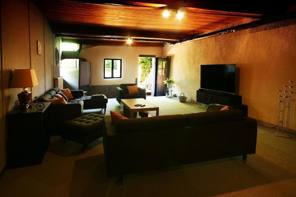 Spacieuse Maison de ville - Quartier Calme - 10 Personnes