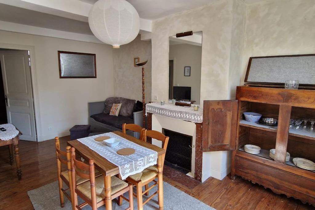 Spacieuse Maison de ville - Quartier Calme - 10 Personnes