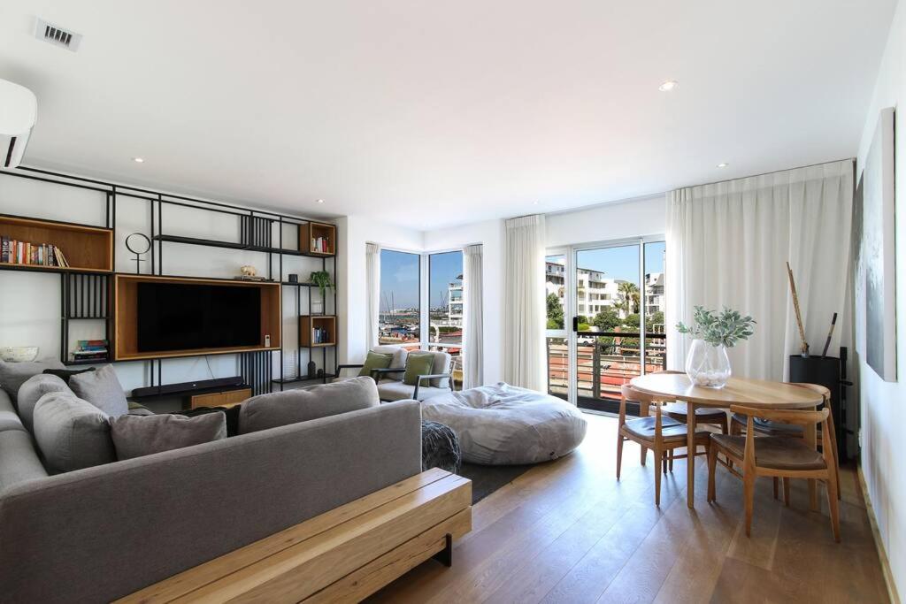 Spacious sea facing one bedroom apartment view 5
