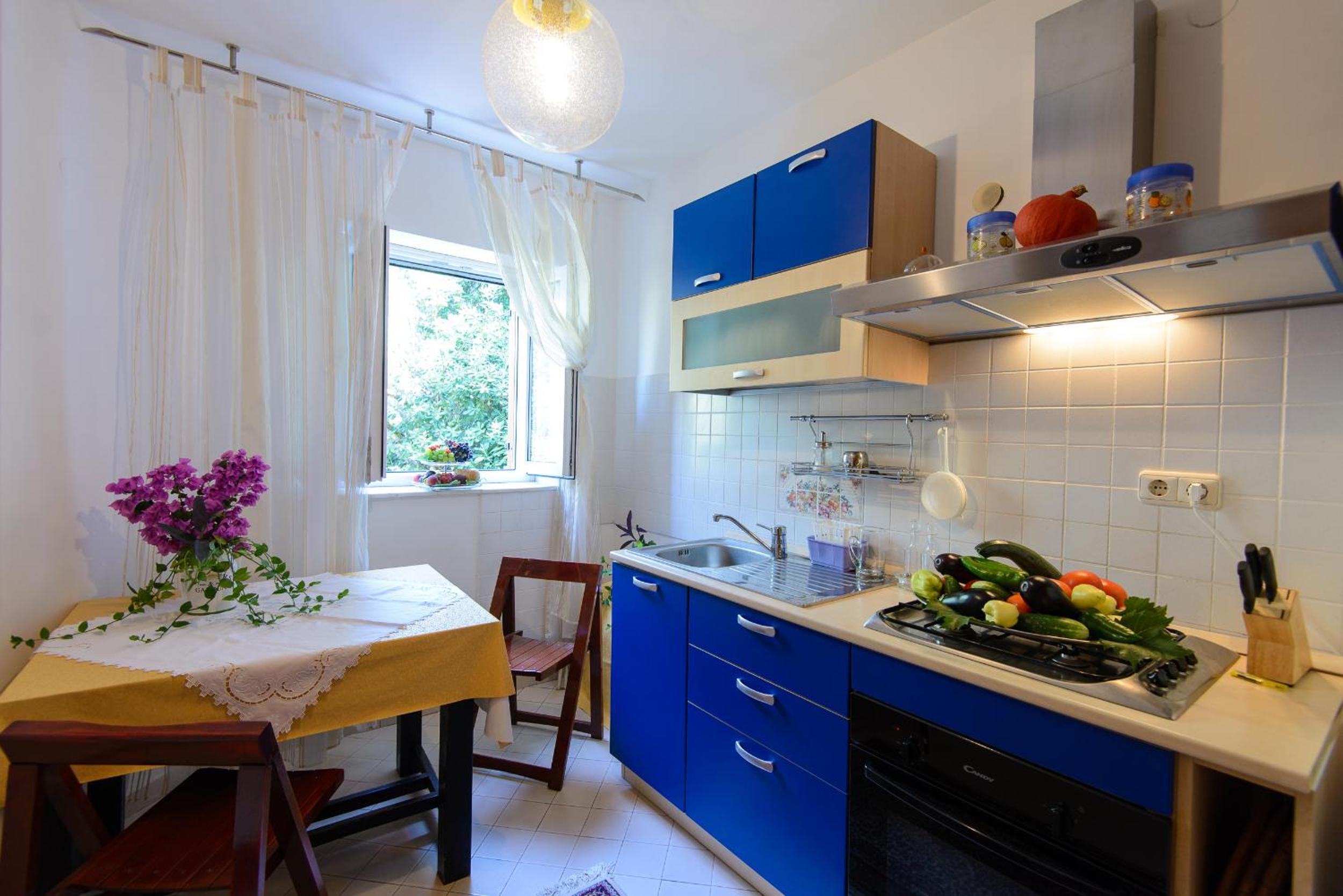 Beach House Sveti Jakov 1
