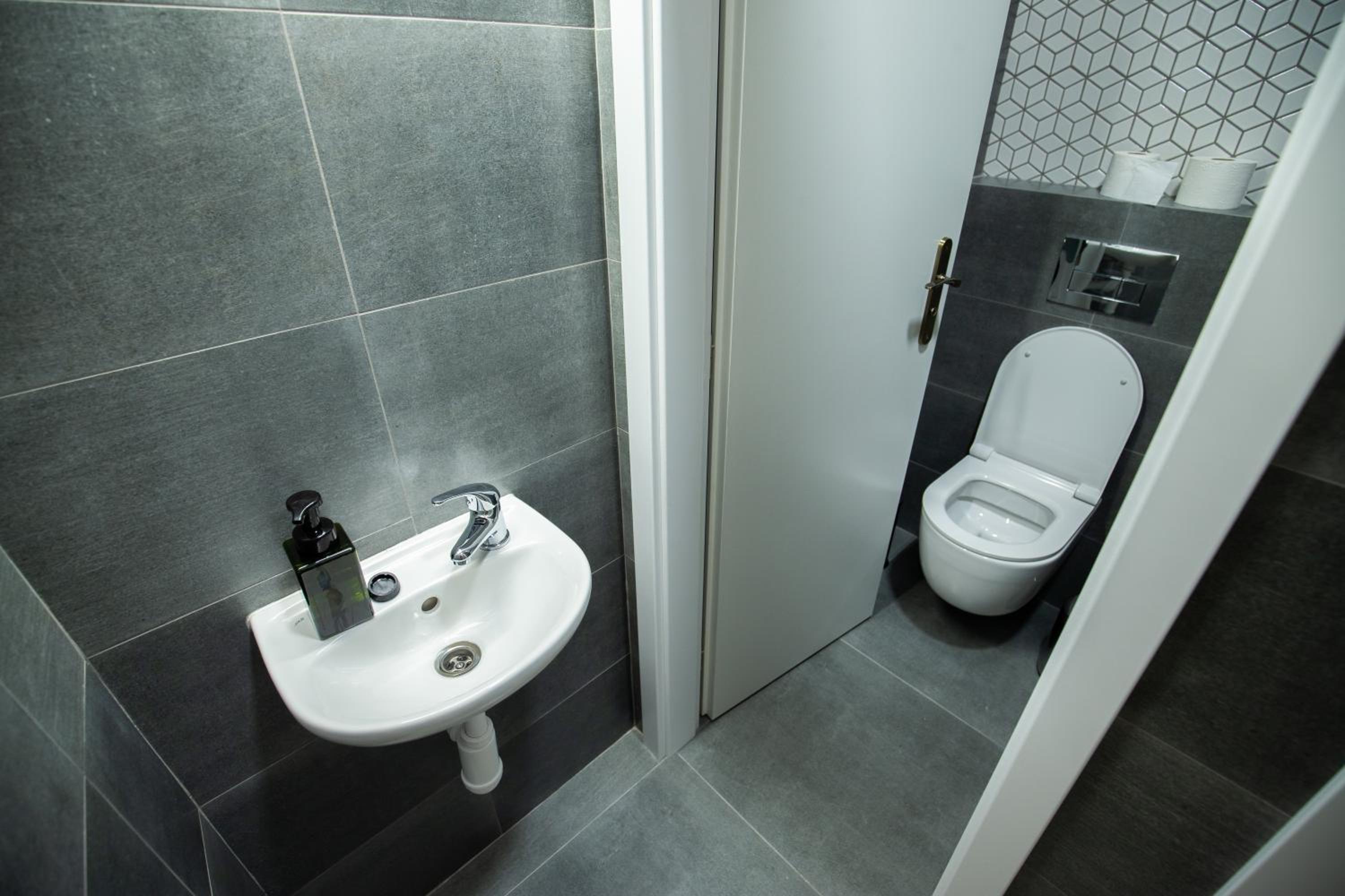 Women's Only Hostel - Female Only