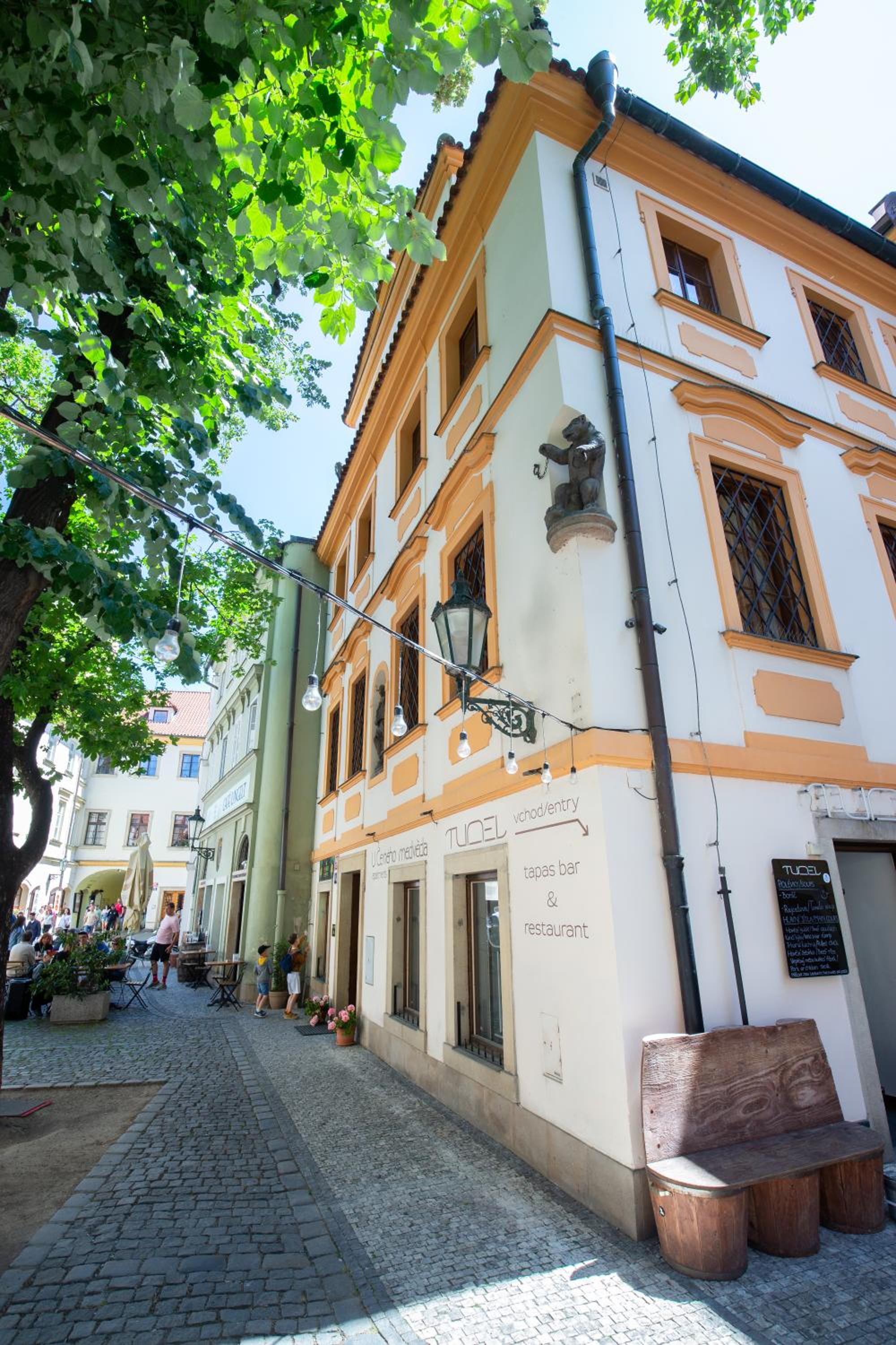 Women's Only Hostel - Female Only