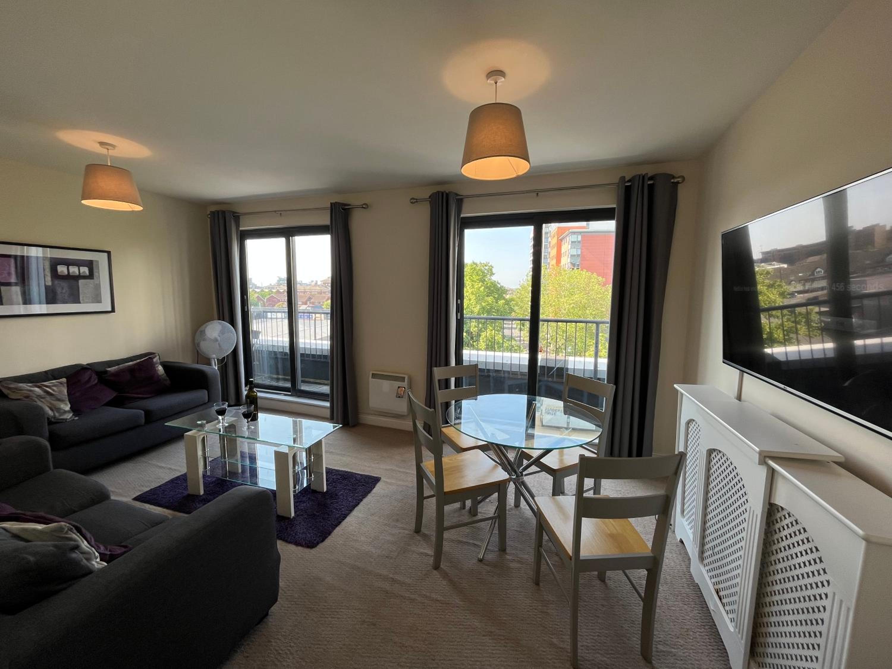 Two Bed Flat White Star Place view 3