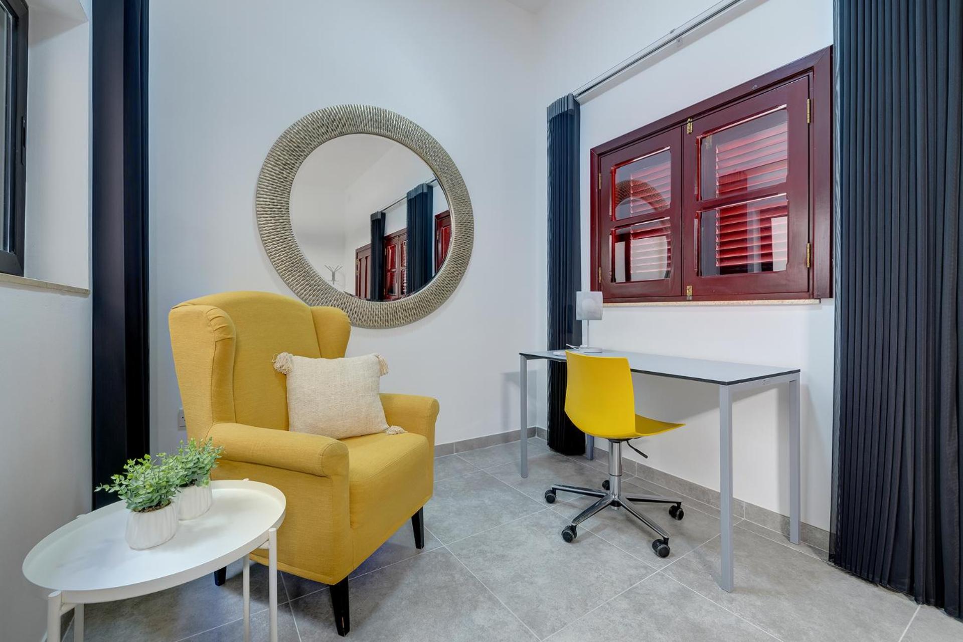 Stylish Archway Apartment steps from Balluta Bay view 3