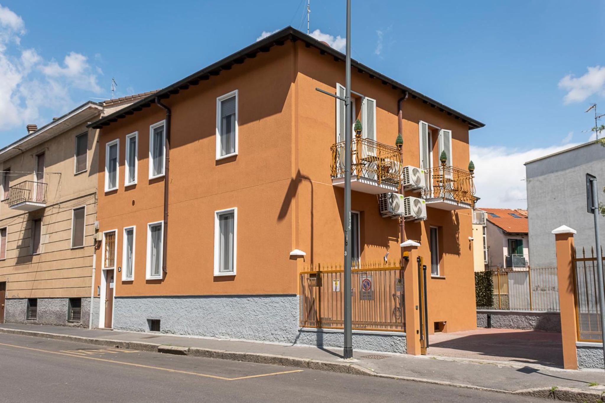 Leader Apartment 2 - Monzino - Hockey MSG Arena - Linate -
