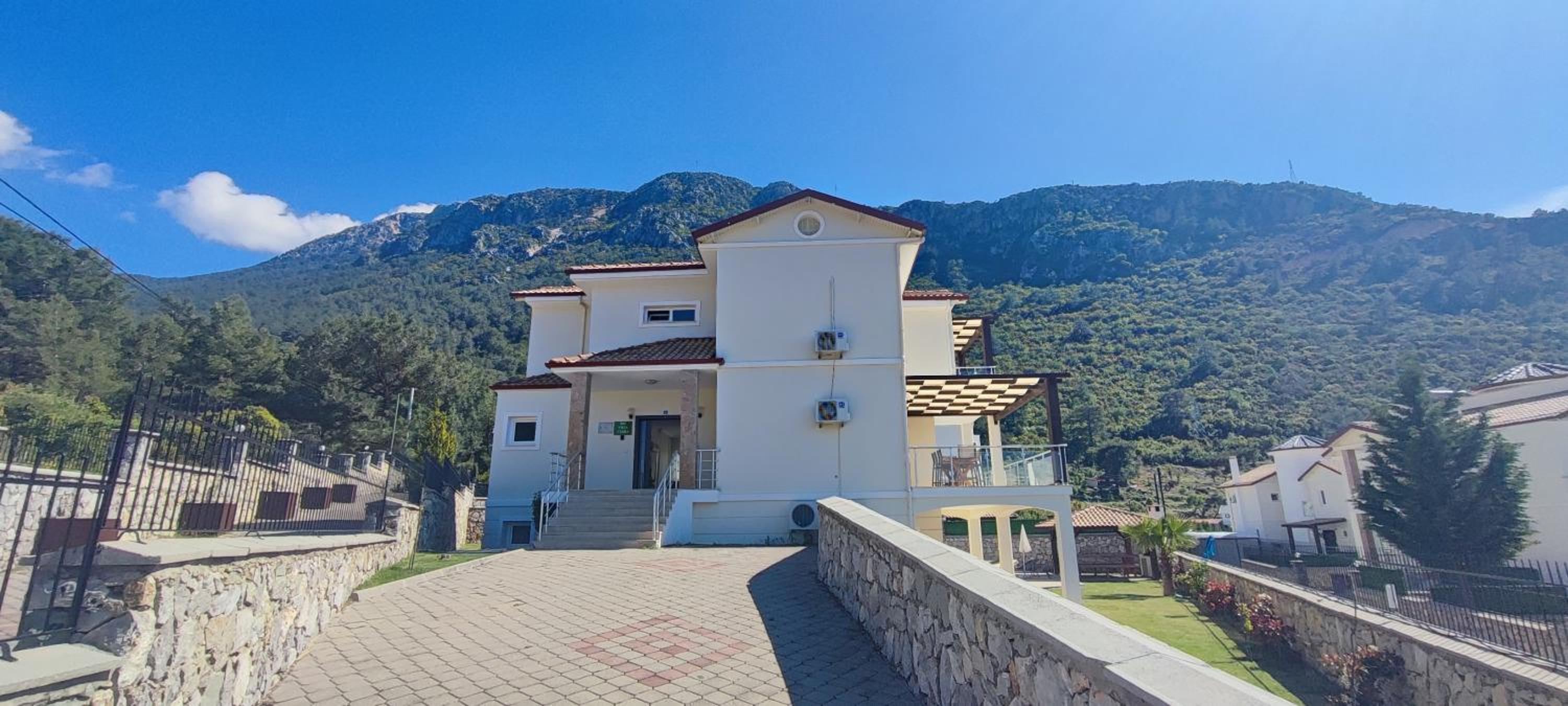 Villa Ciara view 3