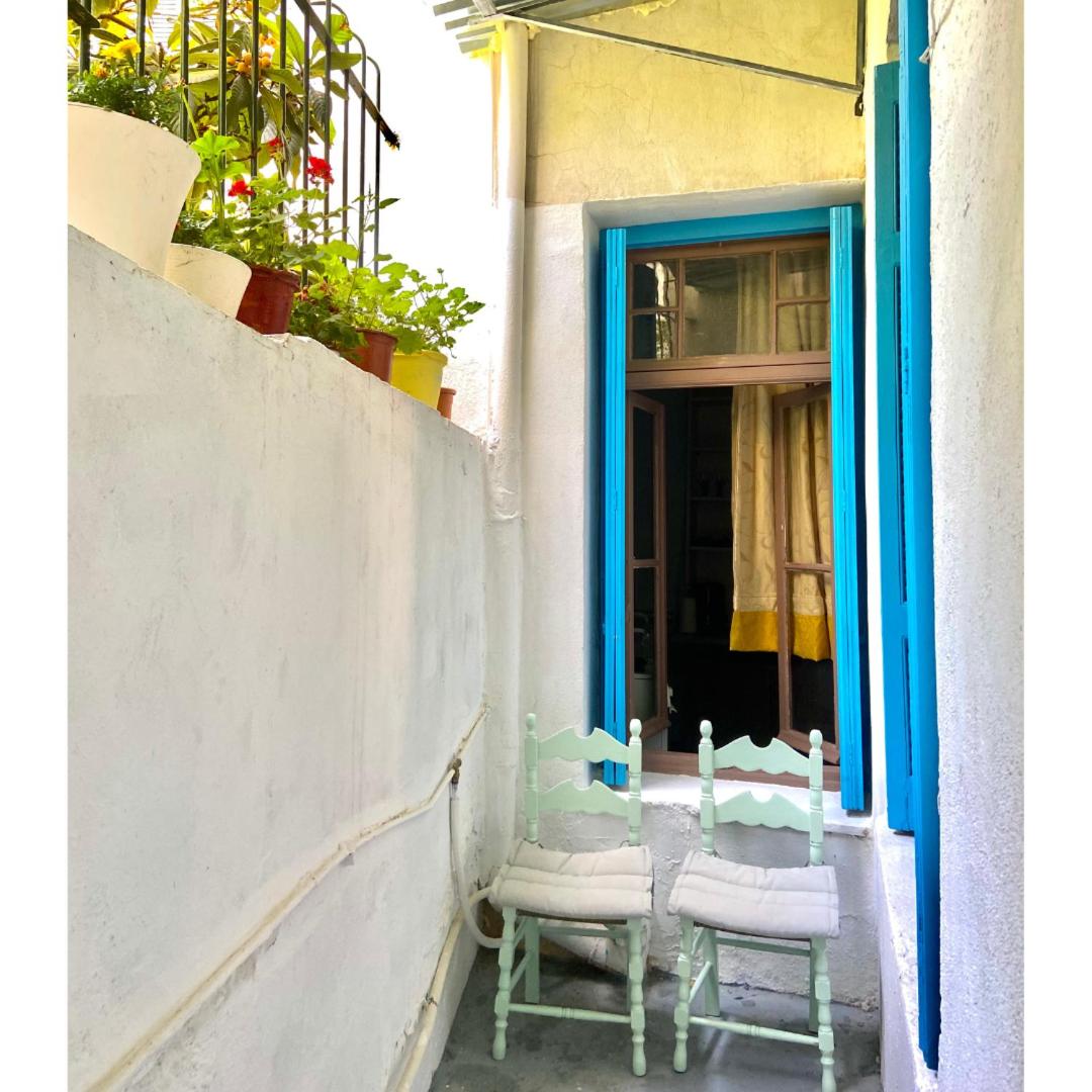 4 Bedroom Vintage House in heart of Pagrati Athens