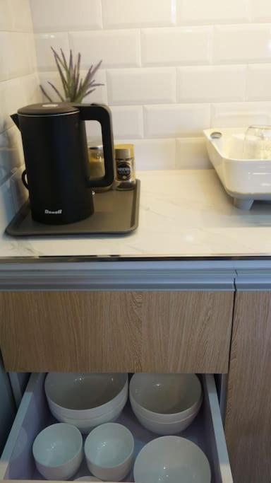 THE FIKA ROOM near MNL Airport - Scandi Studio Unit with Fast Wi-Fi & Netflix - Read Full Property Desc before booking view 3