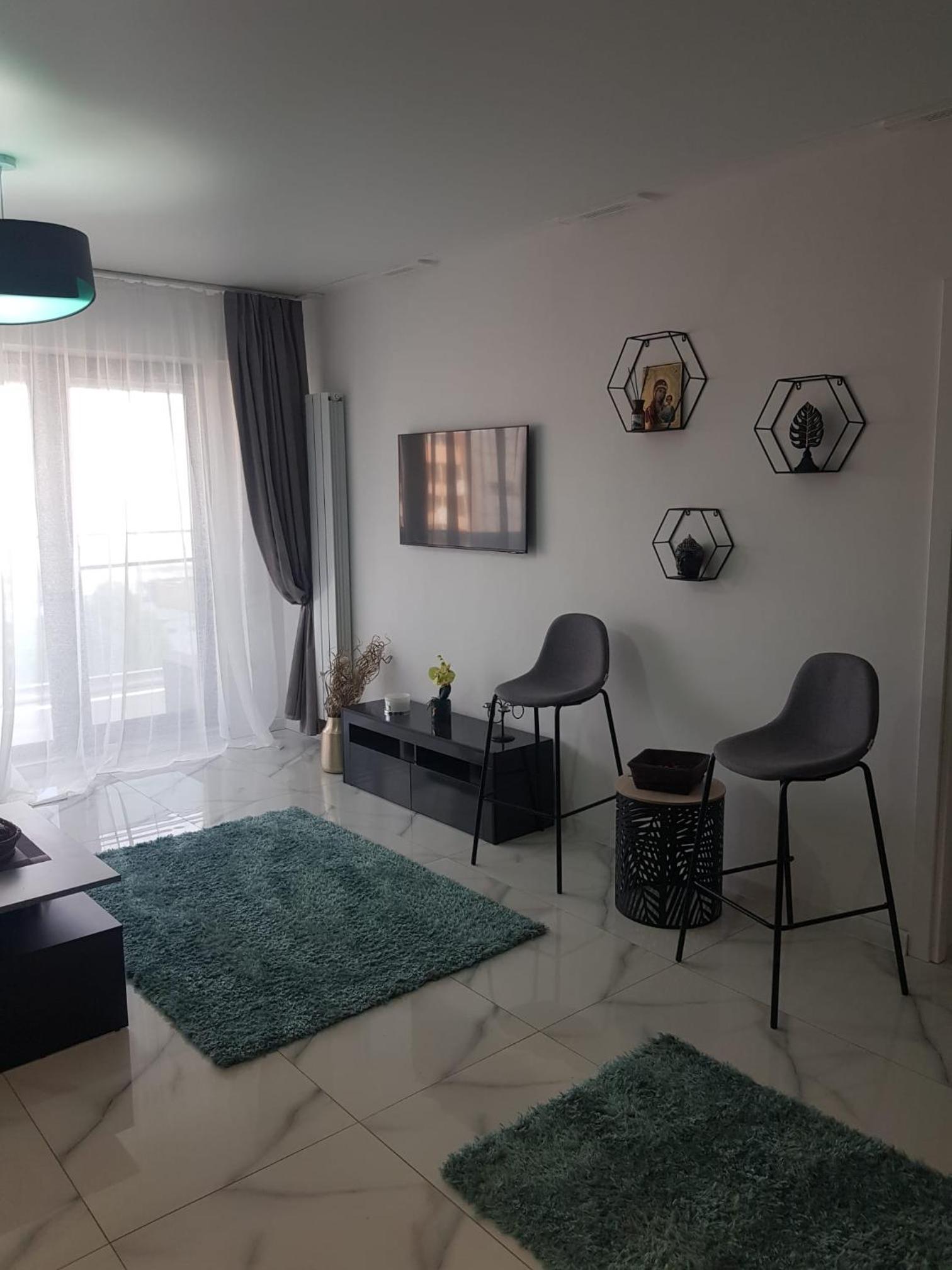 Sunset Boulevard Apartment Mamaia view 2