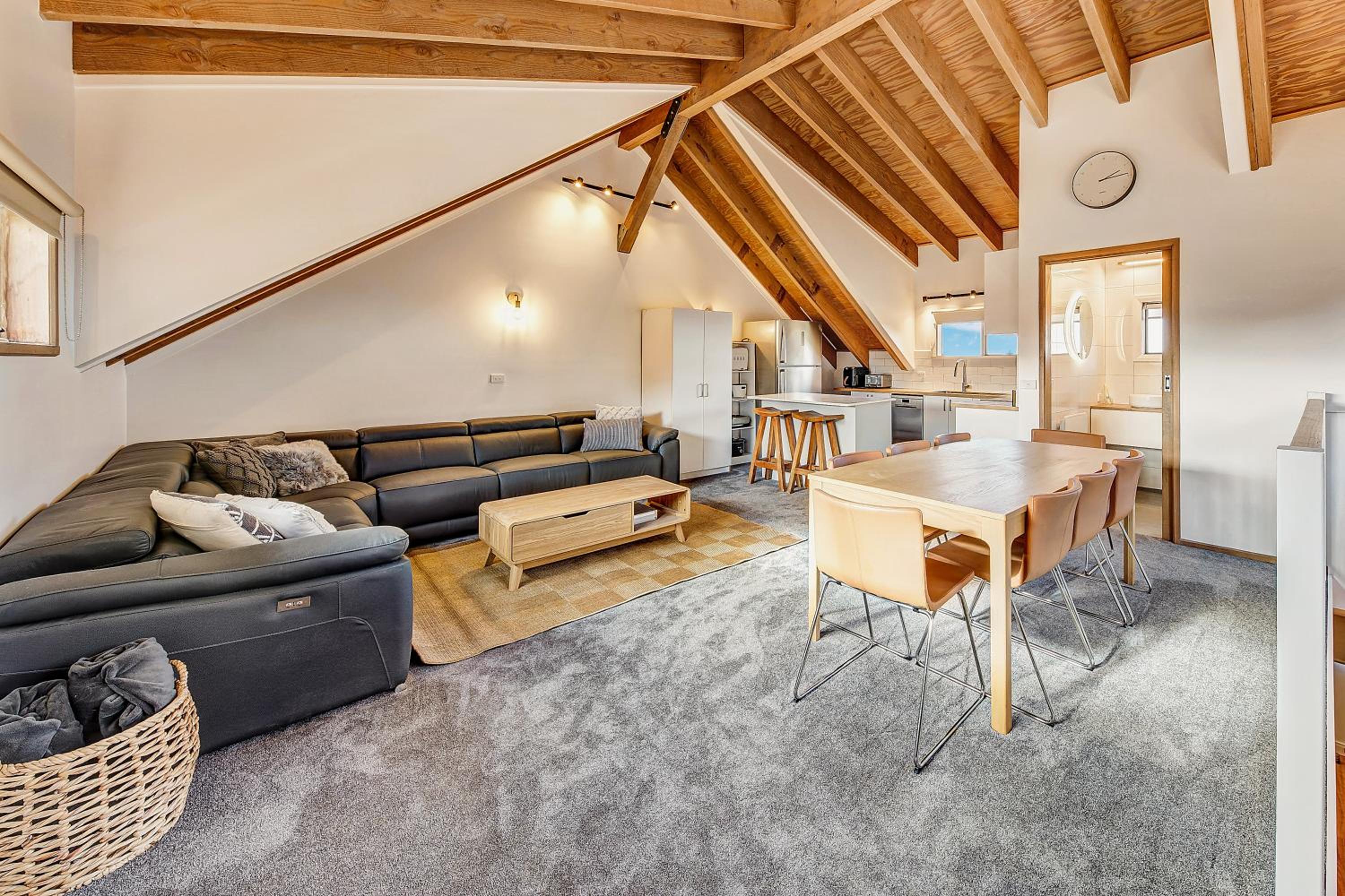 Hotel The Penthouse @ Alpine Haven - Image 1