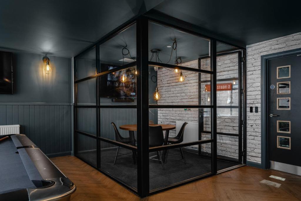 Cosy Ensuite Bedrooms at Electric Press near Sheffield City Centre