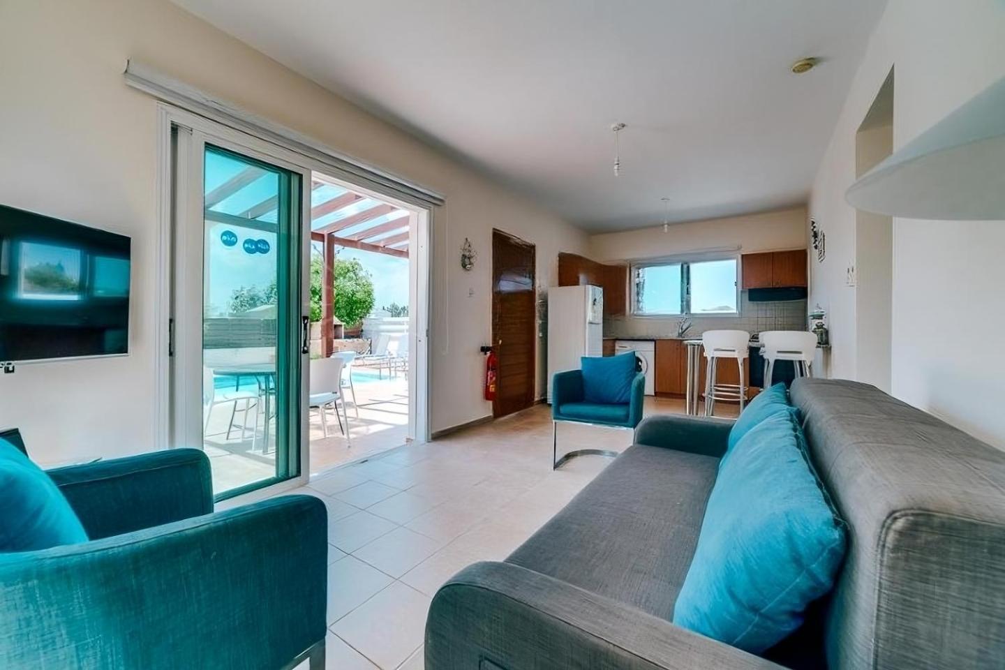 Summer Breeze - Cheerful 2 bedroom villa with pool