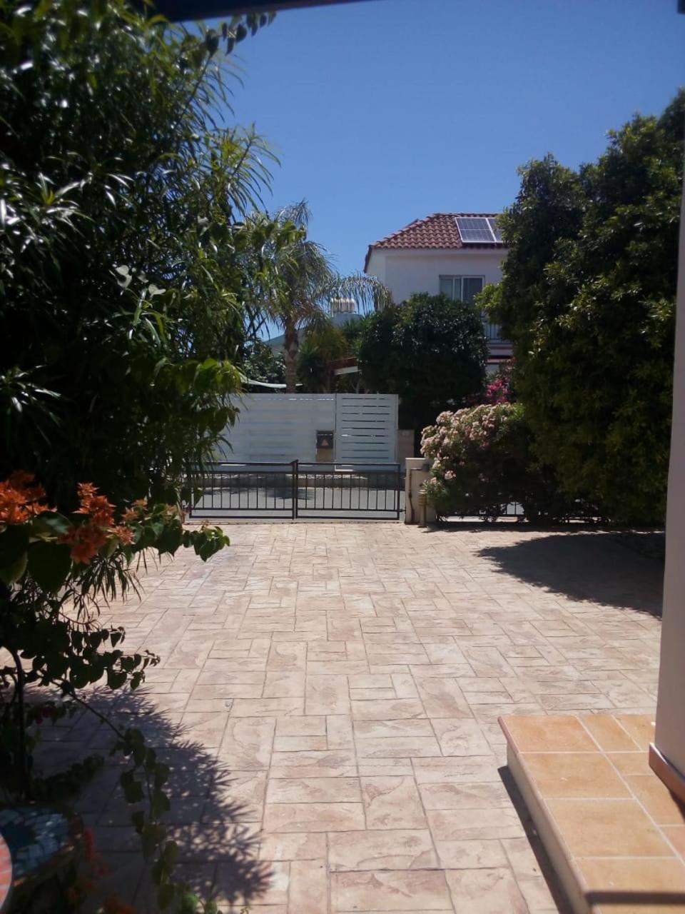 Summer Breeze - Cheerful 2 bedroom villa with pool