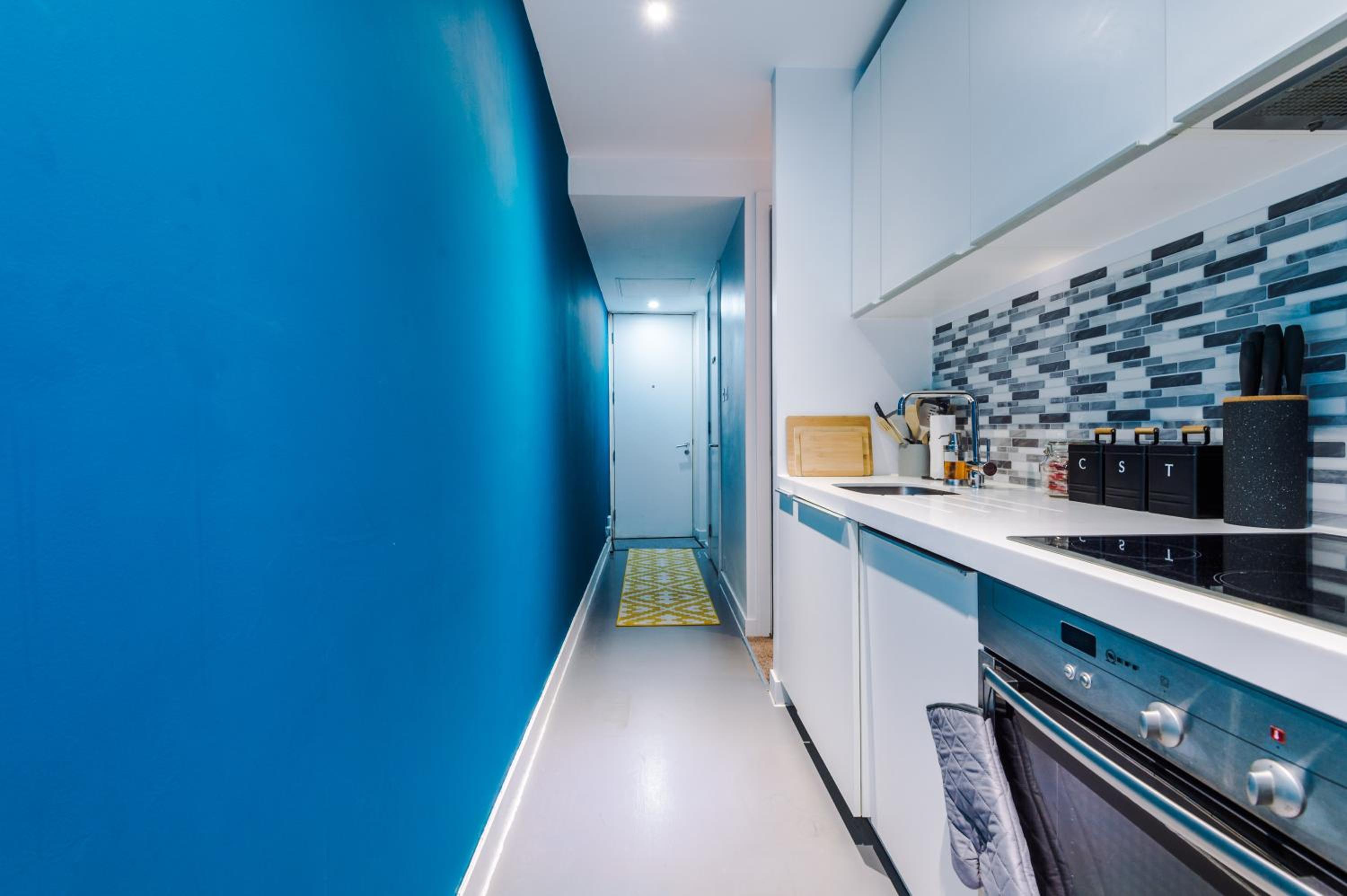 Luxury Apt Right in the City Centre! Incredible Panoramic Views! Ideal for Professionals staying in Birmingham! Perfect for Long Stays! view 2
