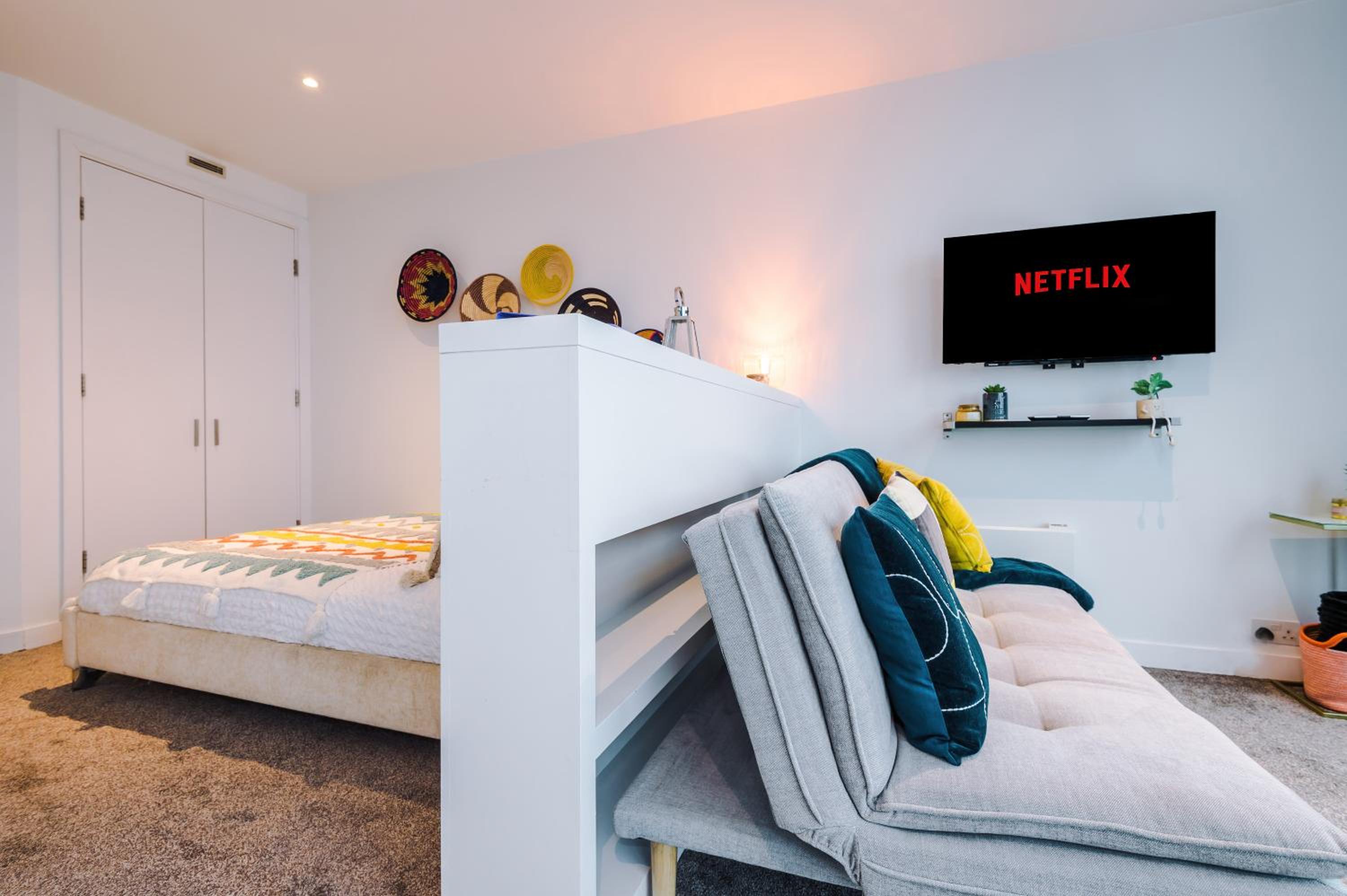 Luxury Apt Right in the City Centre! Incredible Panoramic Views! Ideal for Professionals staying in Birmingham! Perfect for Long Stays! view 3