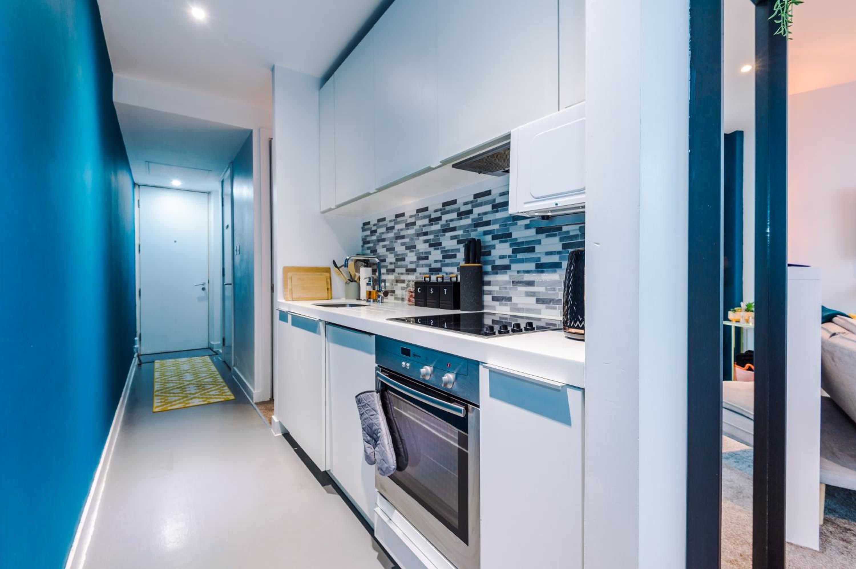 Luxury Apt Right in the City Centre! Incredible Panoramic Views! Ideal for Professionals staying in Birmingham! Perfect for Long Stays! view 4