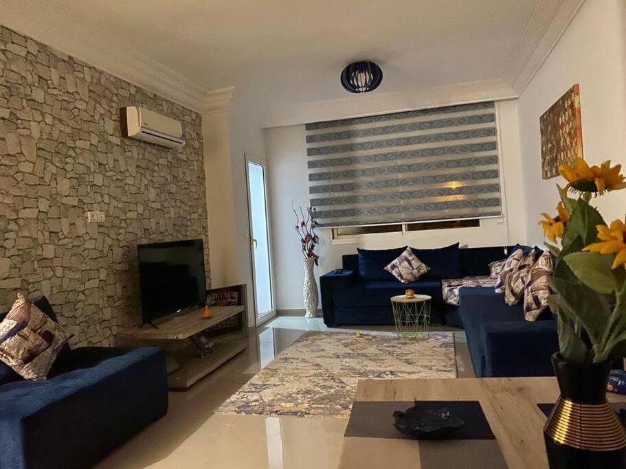 perfect 2 bedrooms 2 balconies pool and golf view 2