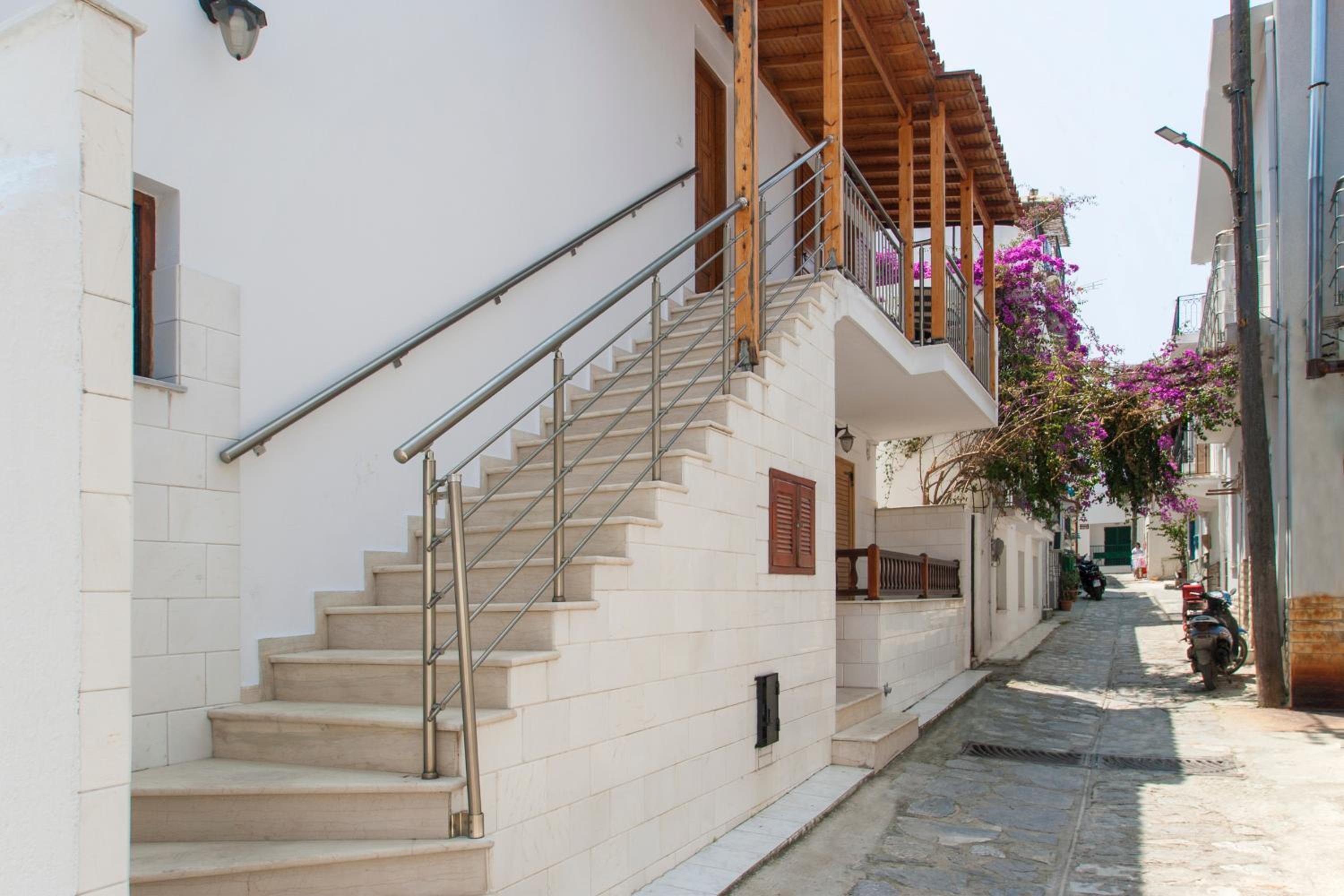 Hotel Penelope Downtown - Image 1