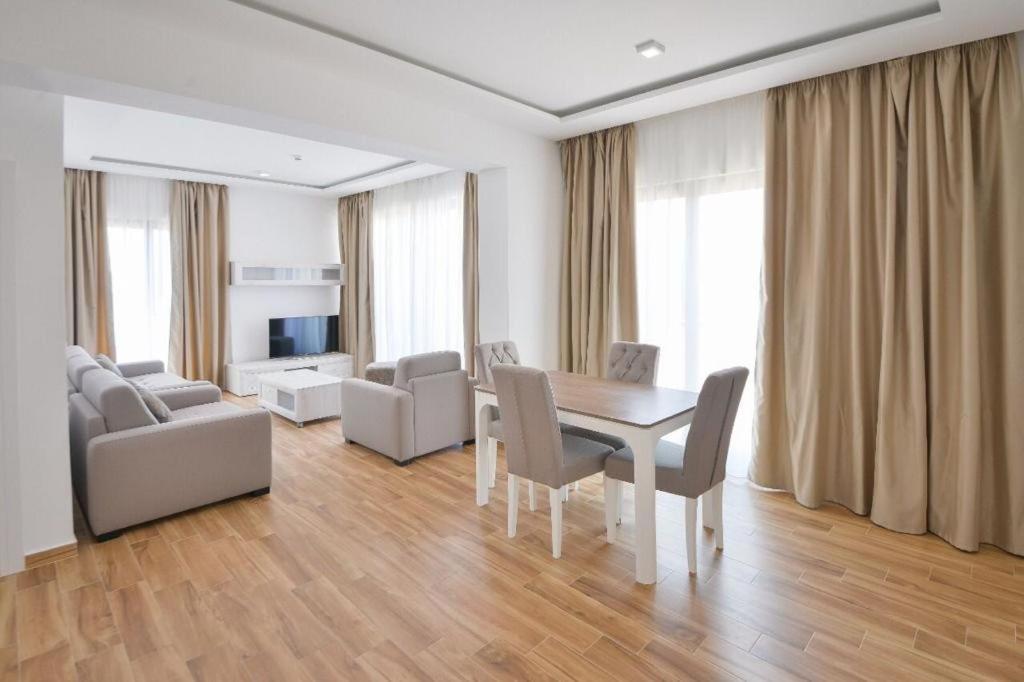 Royal apartmani