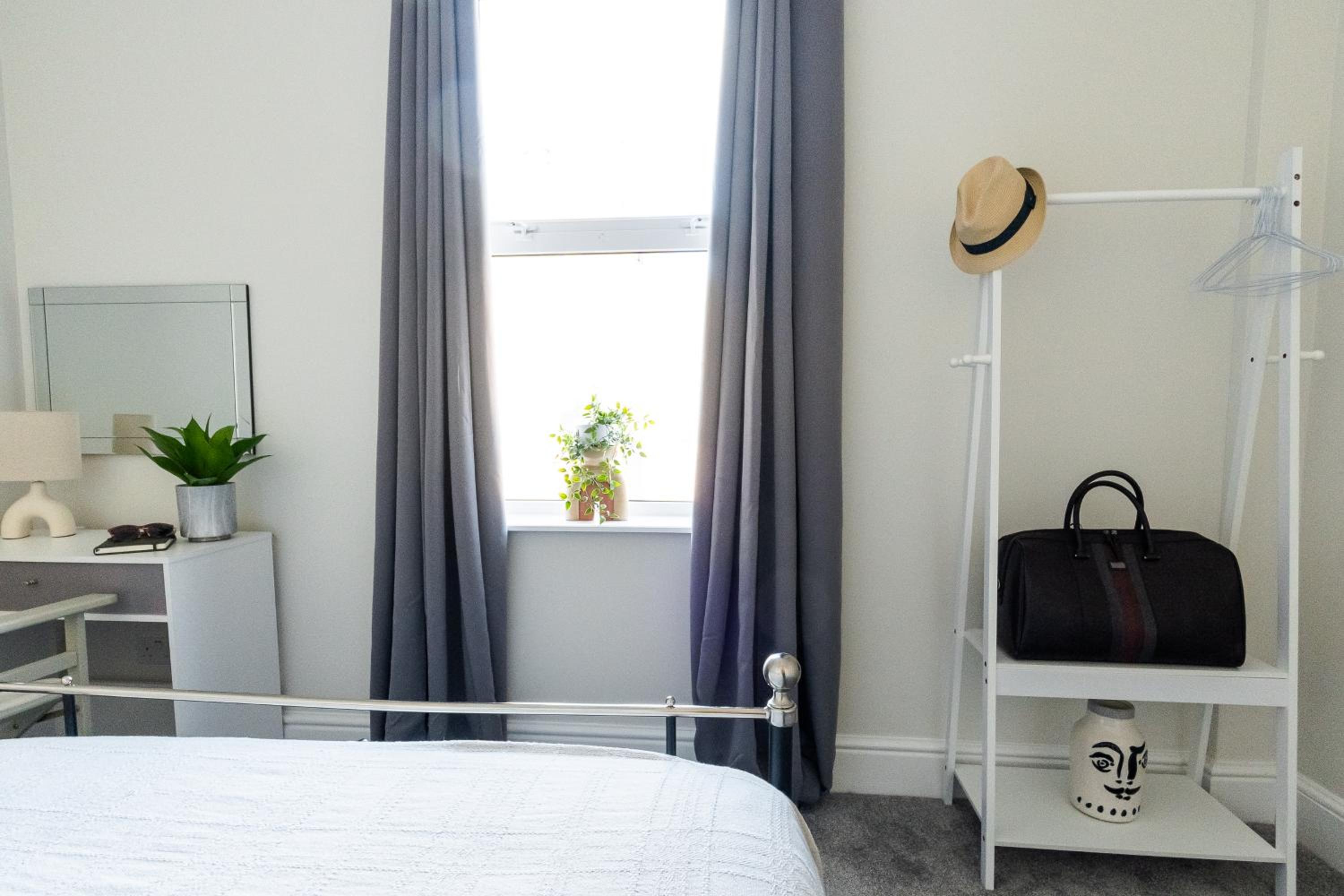 35a Howard Gardens - Cardiff City Centre view 5