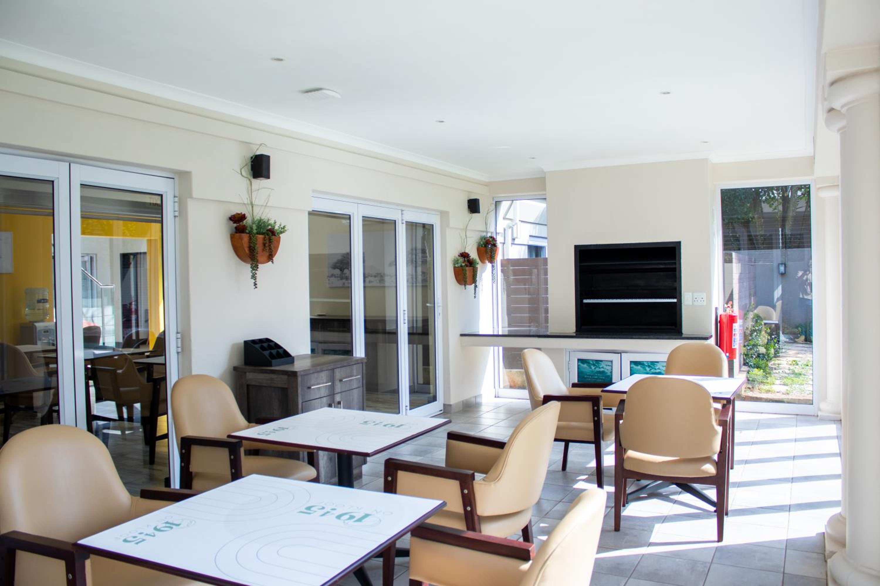 1945 on Kloof Guesthouse