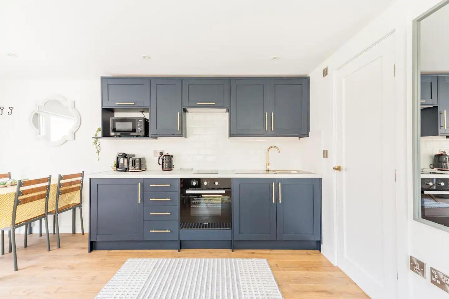 Charming Chester Studio with private garden & free parking