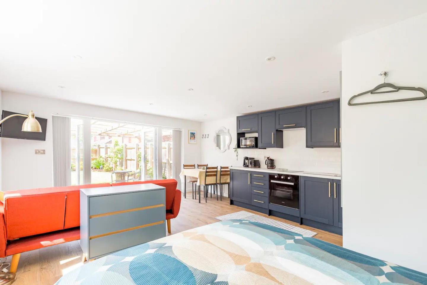 Charming Chester Studio with private garden & free parking