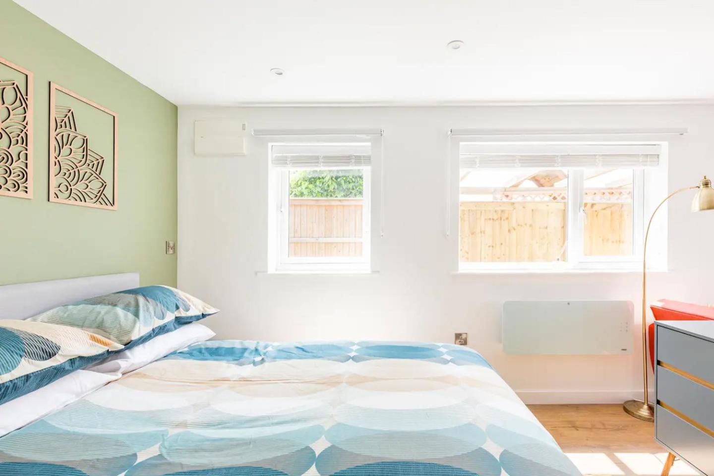 Charming Chester Studio with private garden & free parking
