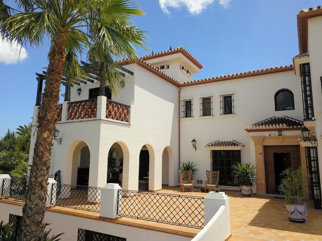 Loma Serena Luxury Villa met verwarmd zwembad en tennisbaan