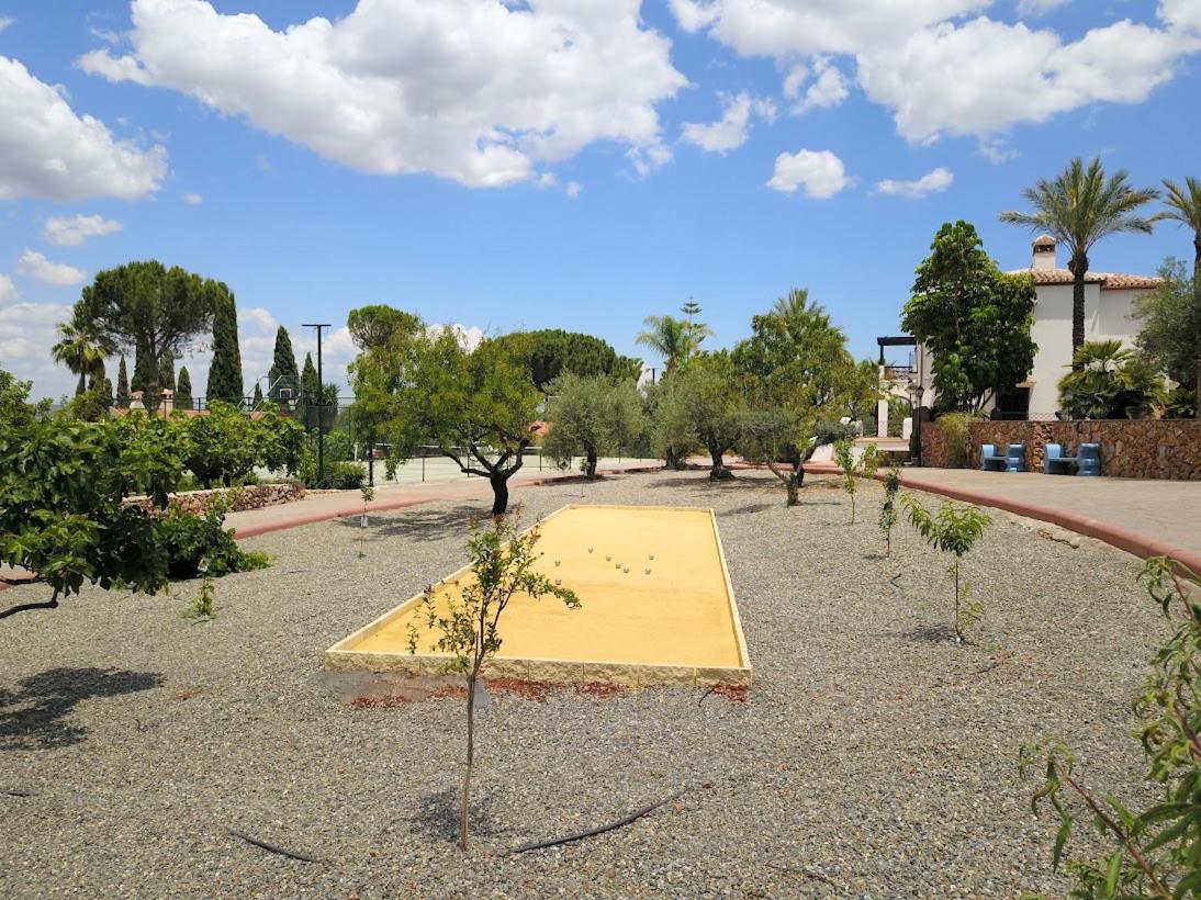 Loma Serena Luxury Villa met verwarmd zwembad en tennisbaan