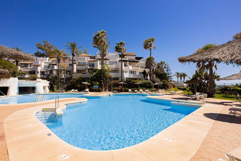 Luxury beachfront/3bdrms/3baths/Ventura del Mar view 5