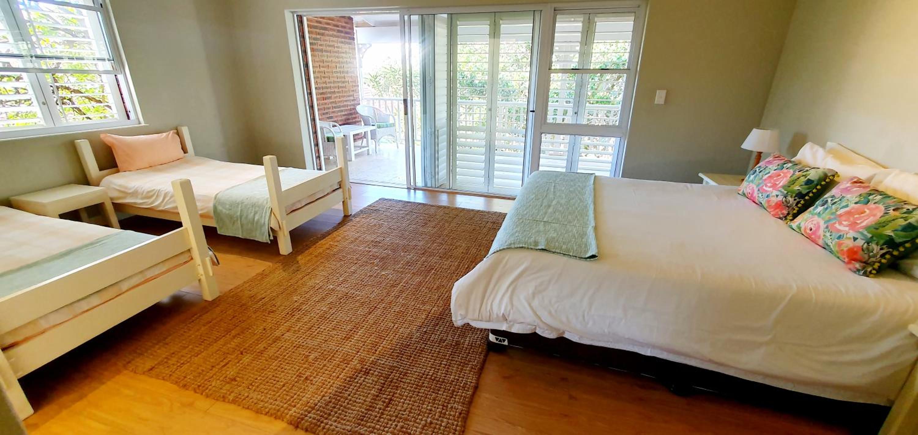 Beach Haven - Sleeps 10 - Tastefully Furnished Holiday Home! view 5