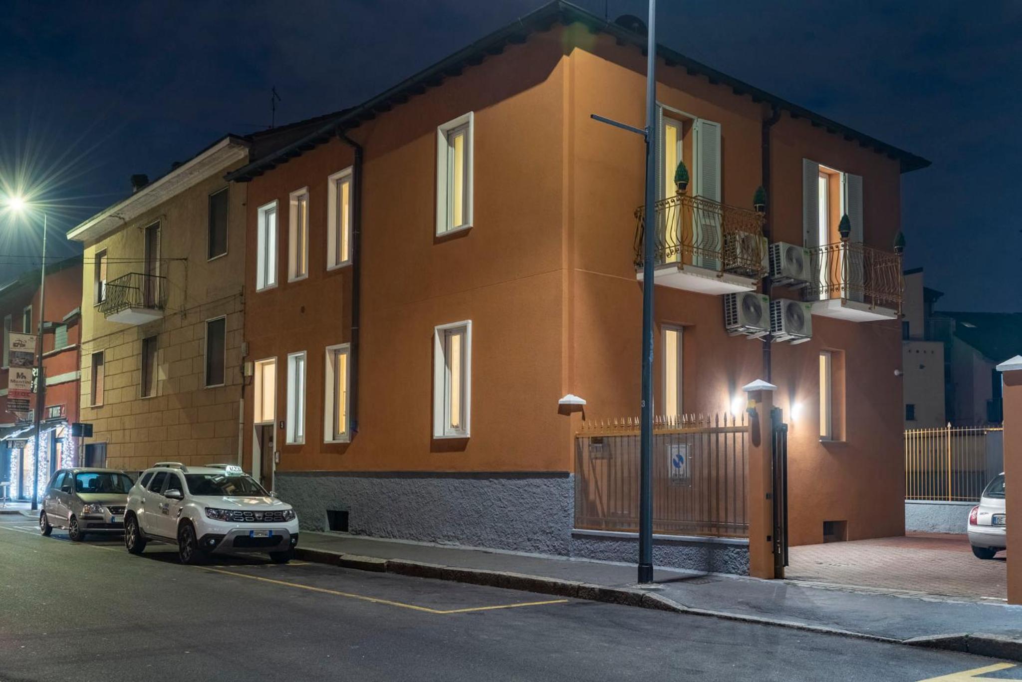 Leader Apartment 2 - Monzino - Hockey MSG Arena - Linate -