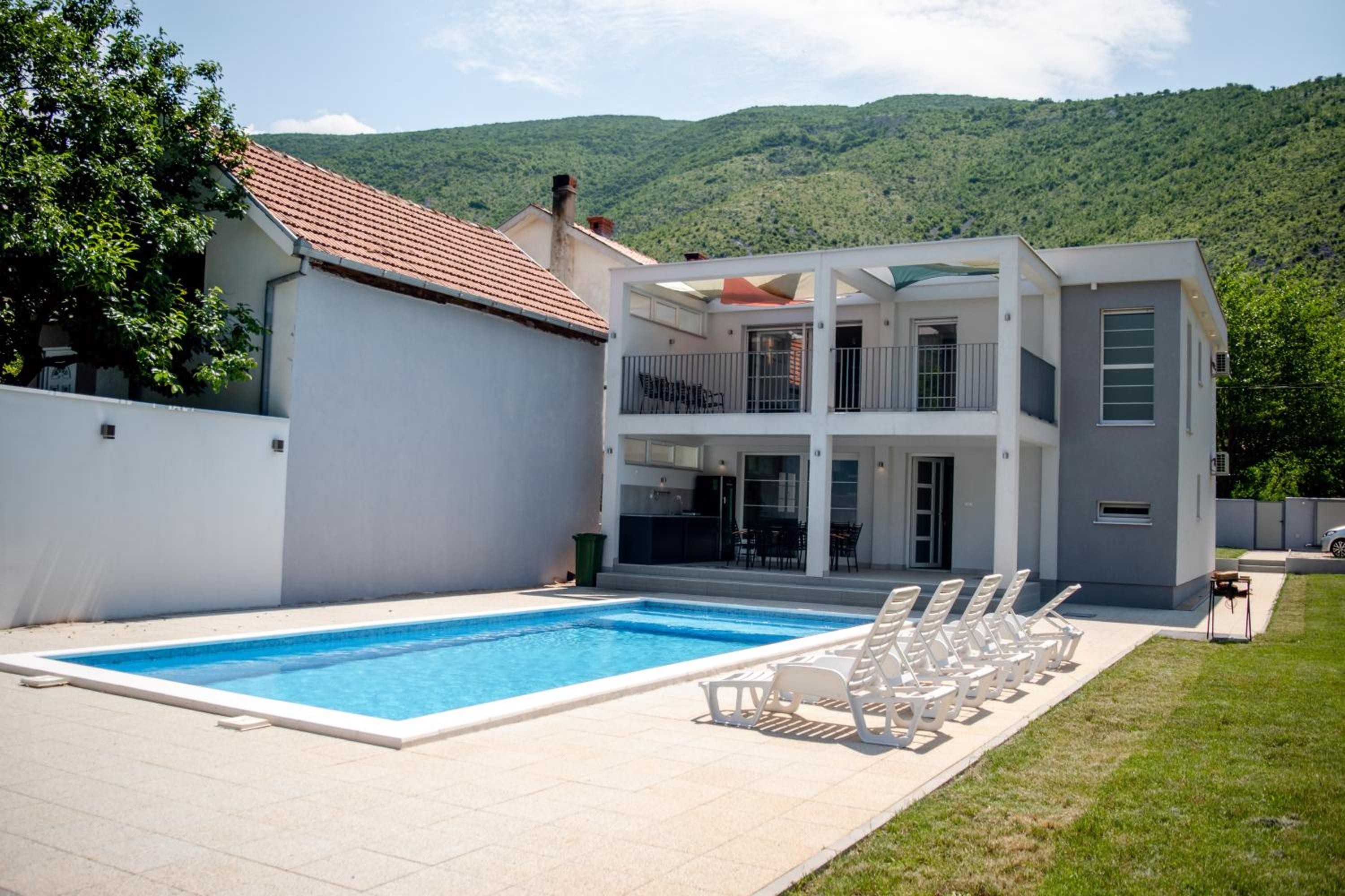 Villa Aqua