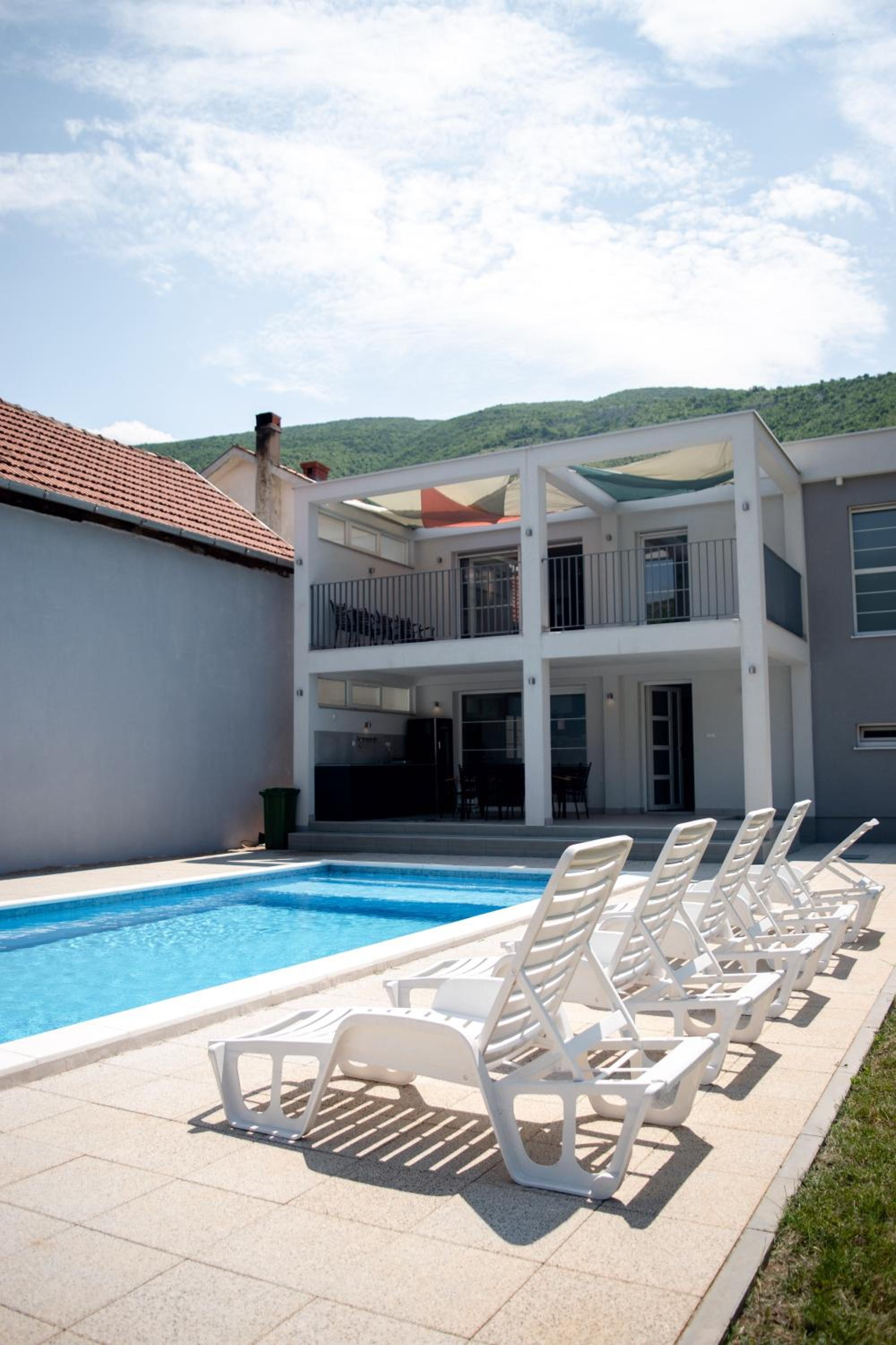 Villa Aqua