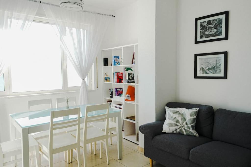 The Beachfront Apartment