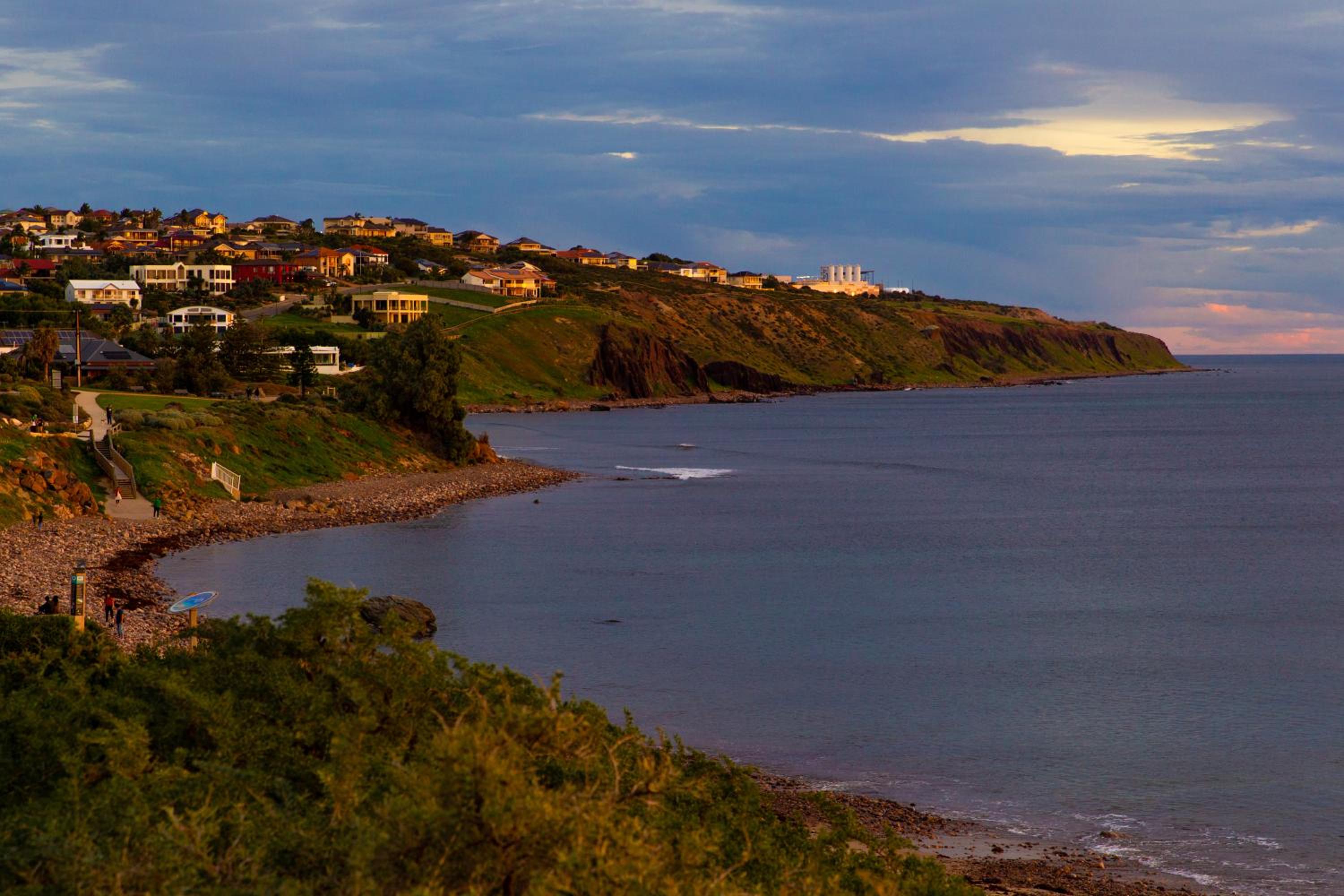 Hallett Cove Garden House with Ocean Sunset