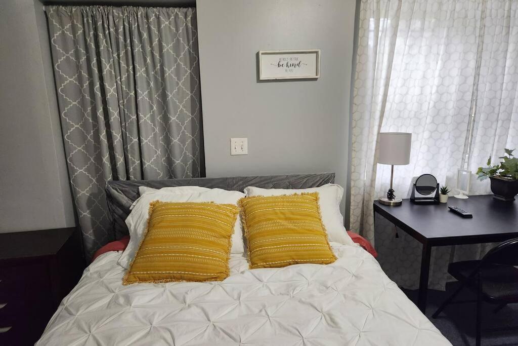 Spacious Cozy 2 Bedroom - Near EWR/NYC/OUTLET MALL view 3