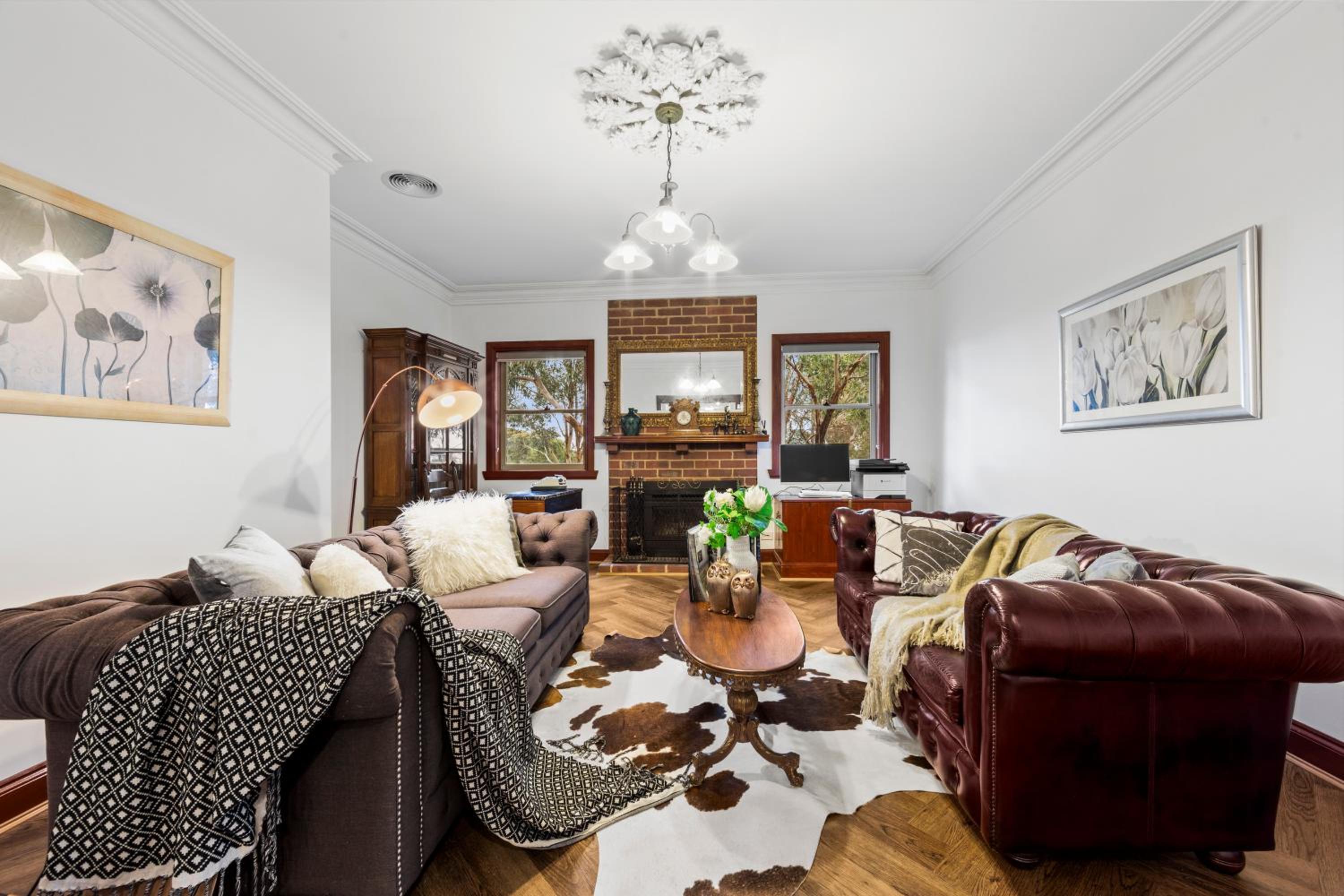 Escape farmhouse with cow birds lakes-SP group